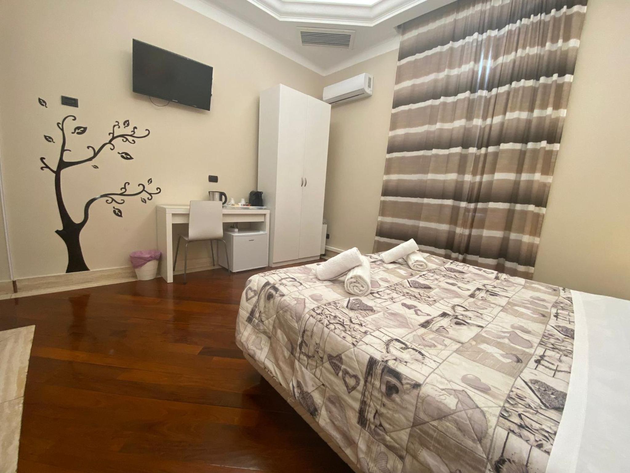 Double Room with Private Bathroom photo 3