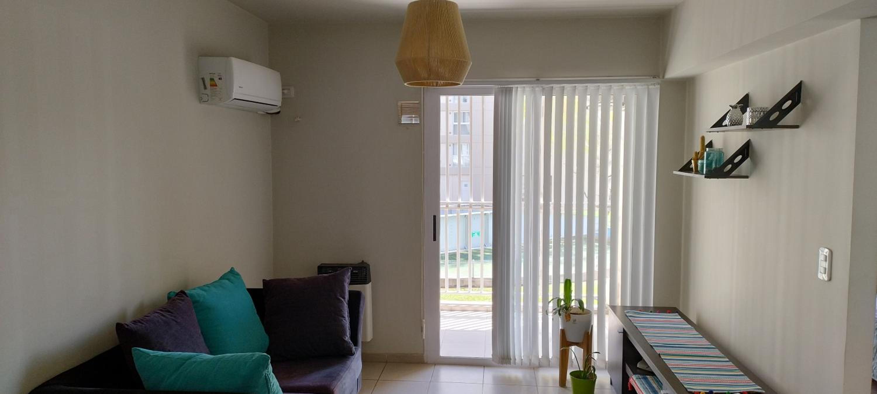 One-Bedroom Apartment photo 1