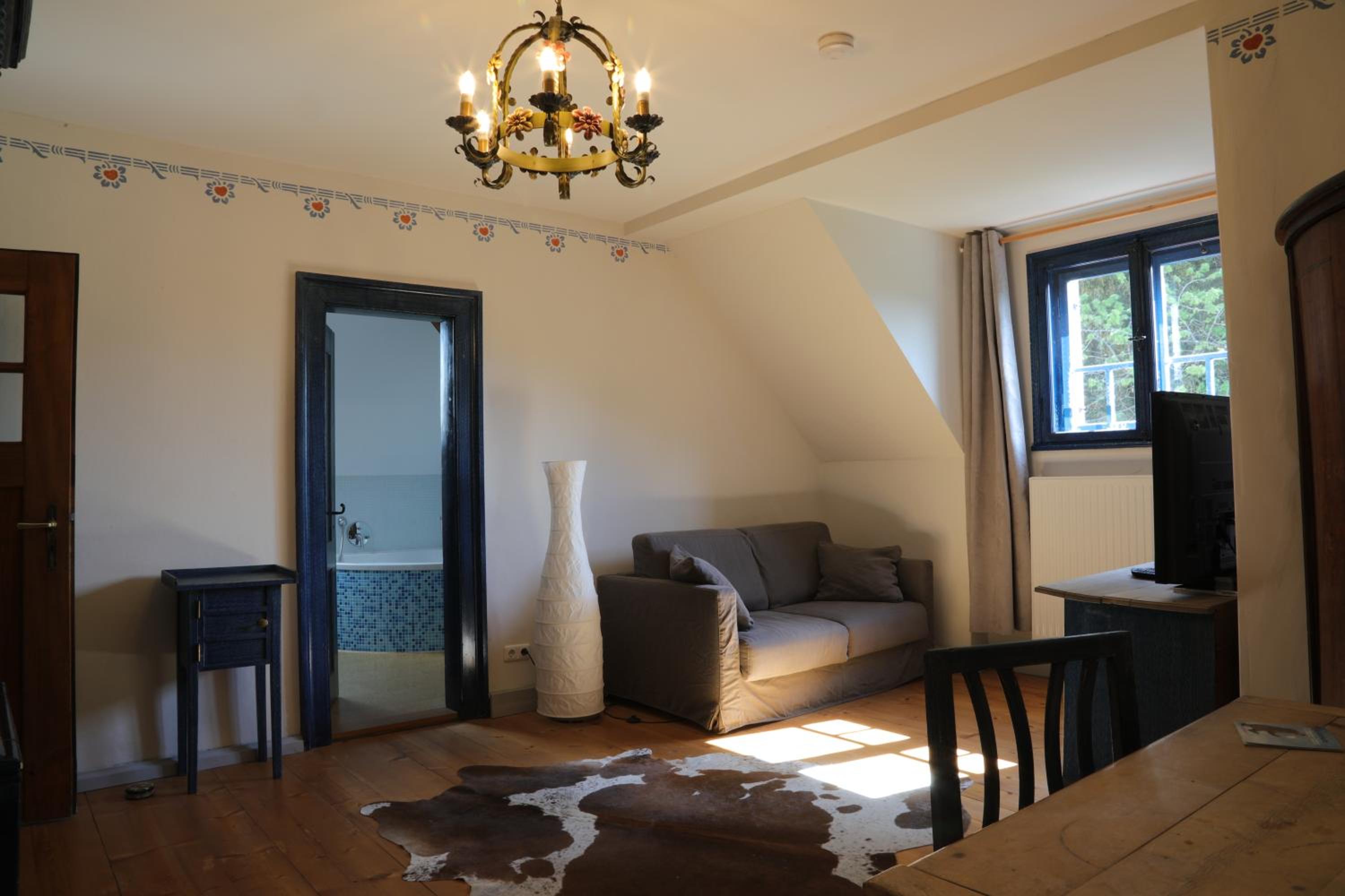 Apartment With Mountain View photo 3