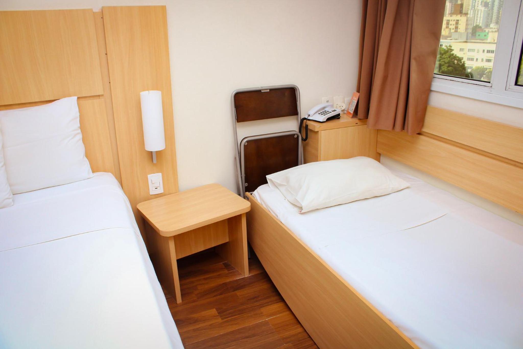 Superior Room with One Double Bed and One Single Bed photo 1