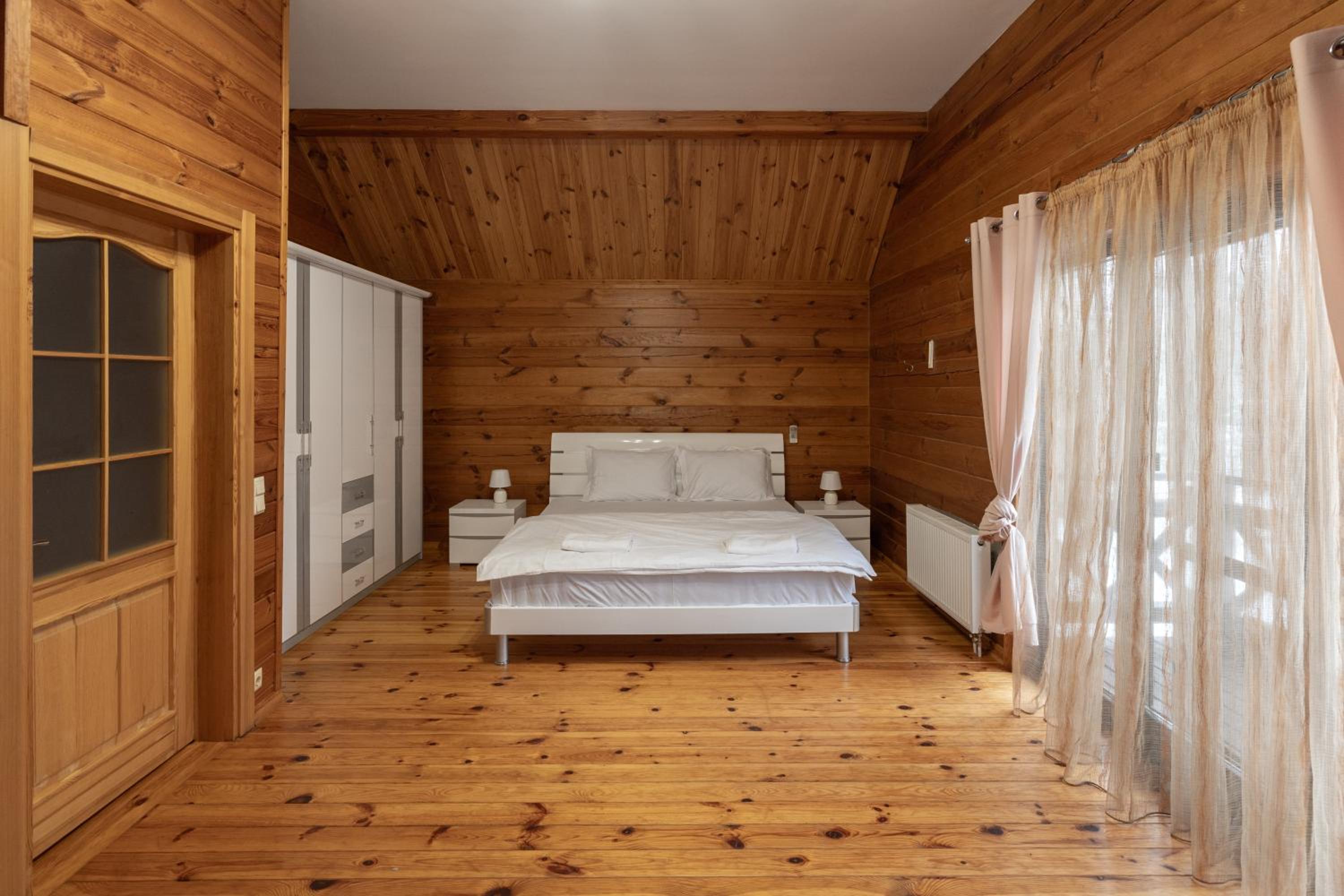 One-Bedroom House photo 1