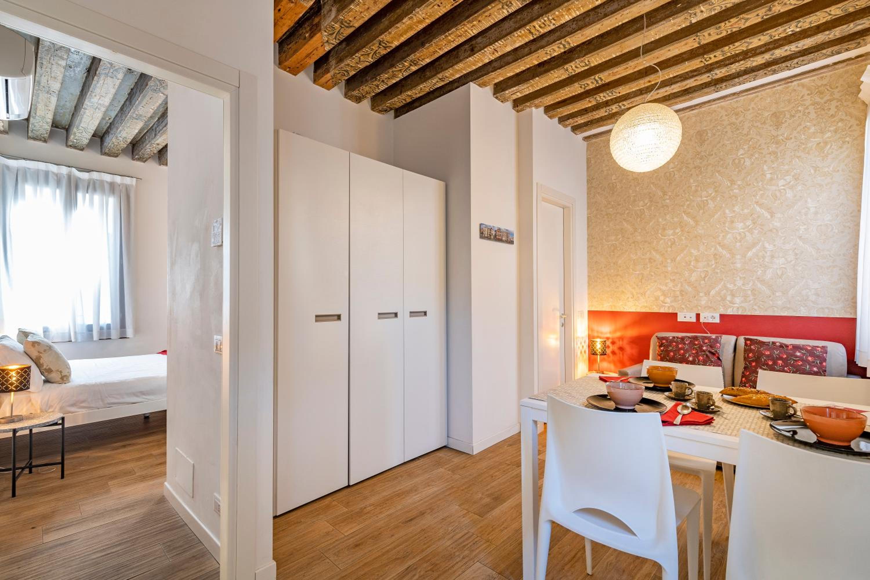 Superior Apartment photo 2
