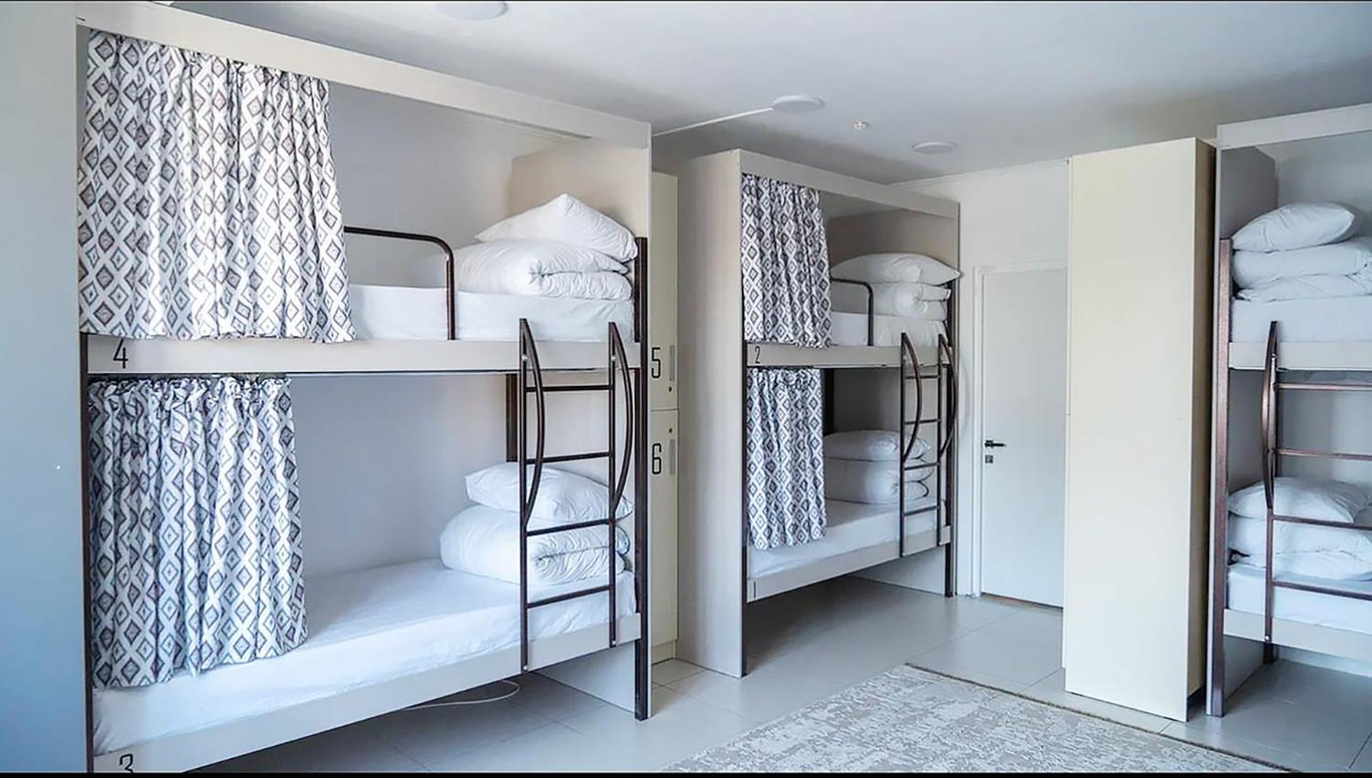 Single Bed in 10-Bed Male Dormitory Room photo 1