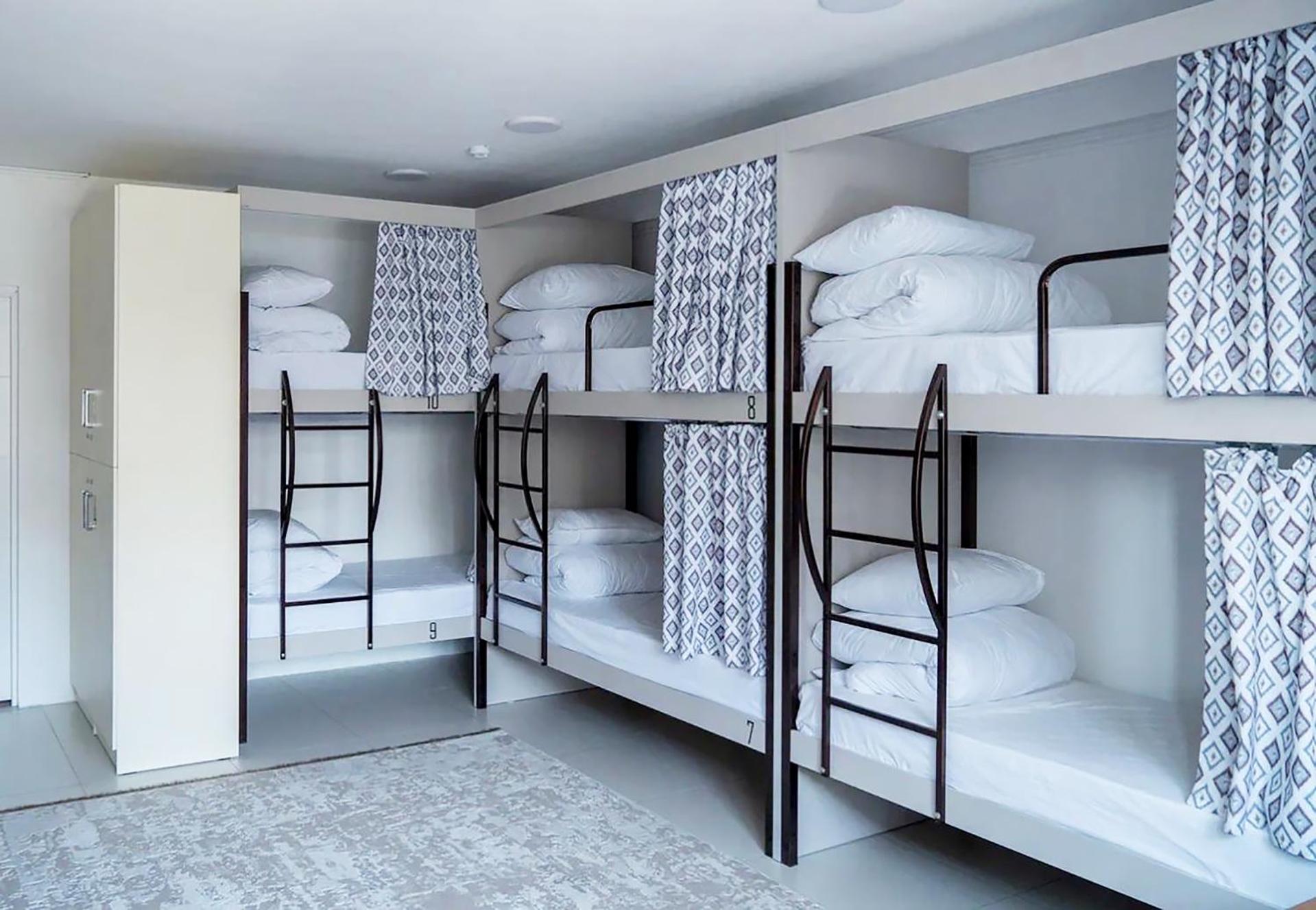 Single Bed in 10-Bed Male Dormitory Room photo 2
