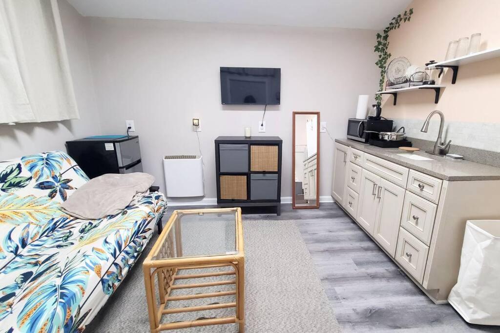 Studio Apartment photo 1