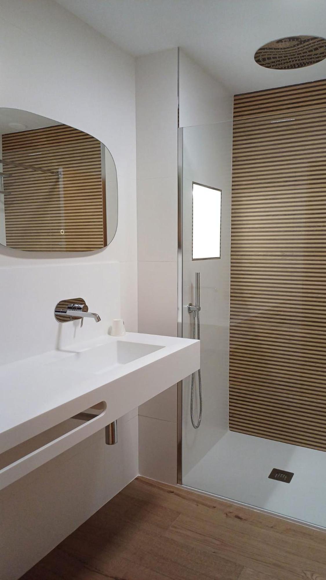 Double or Twin Room (2 Adults) - Photo 6