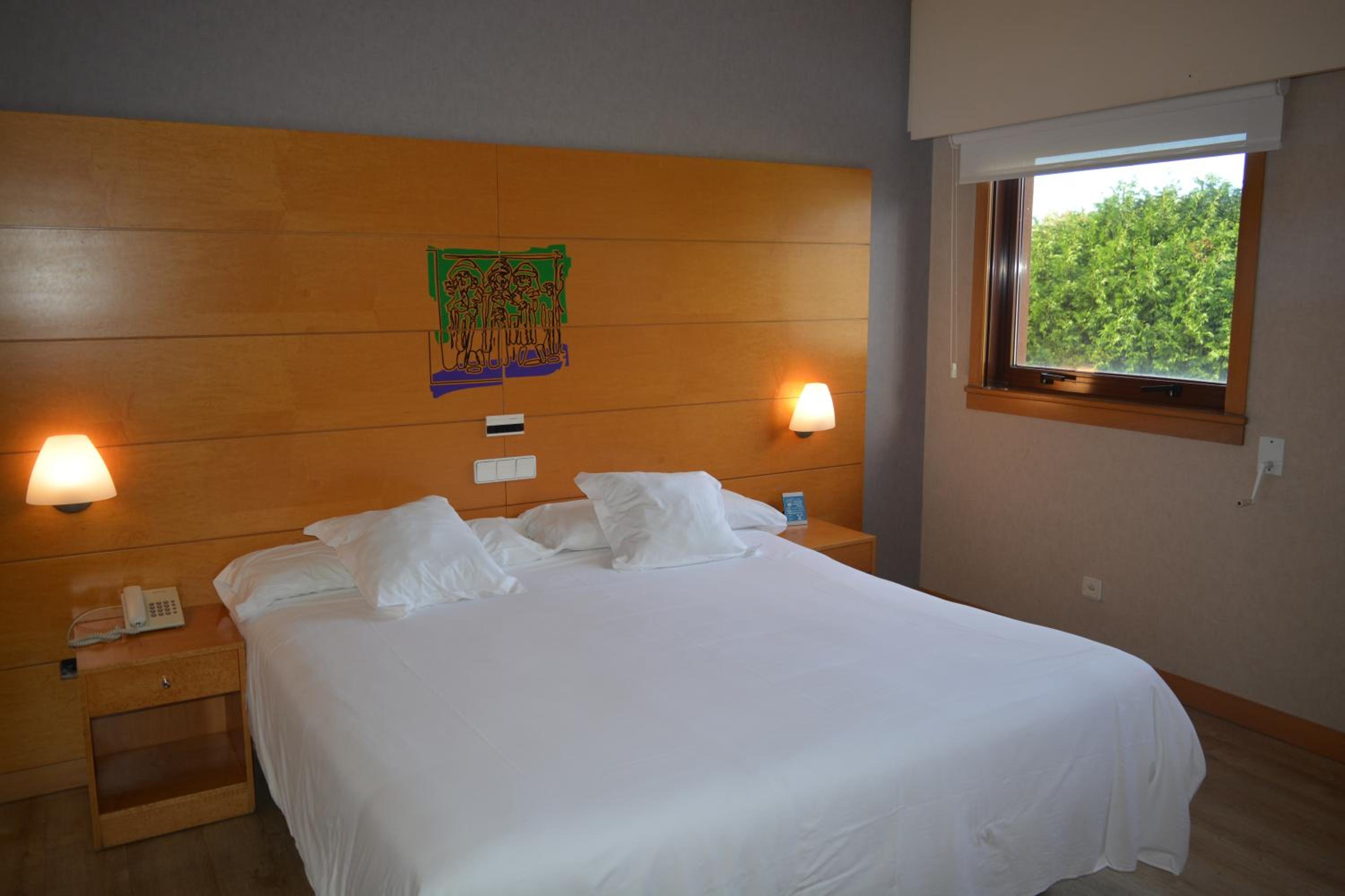 Double or Twin Room (2 Adults) - Photo 23