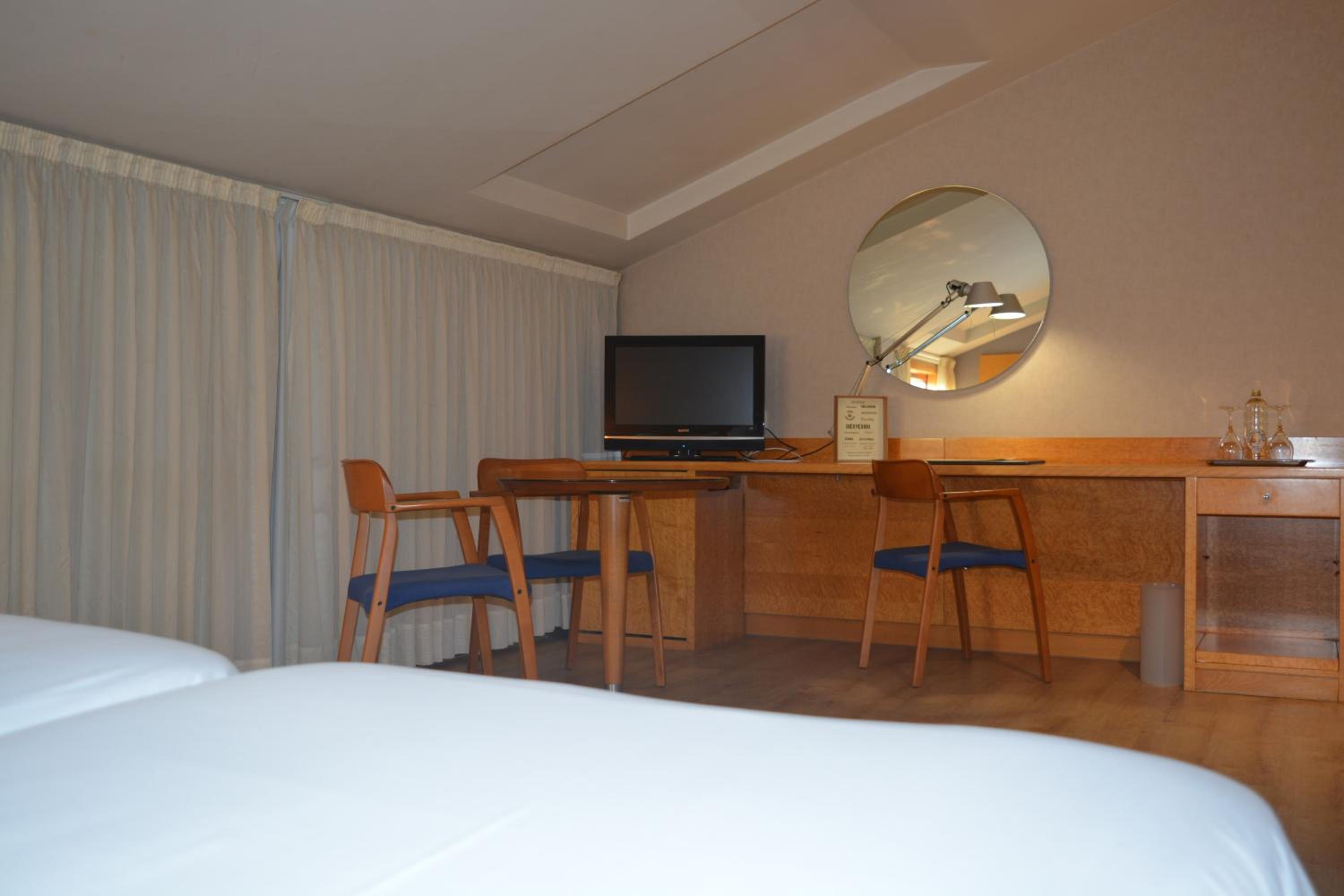 Double or Twin Room (2 Adults) - Photo 16