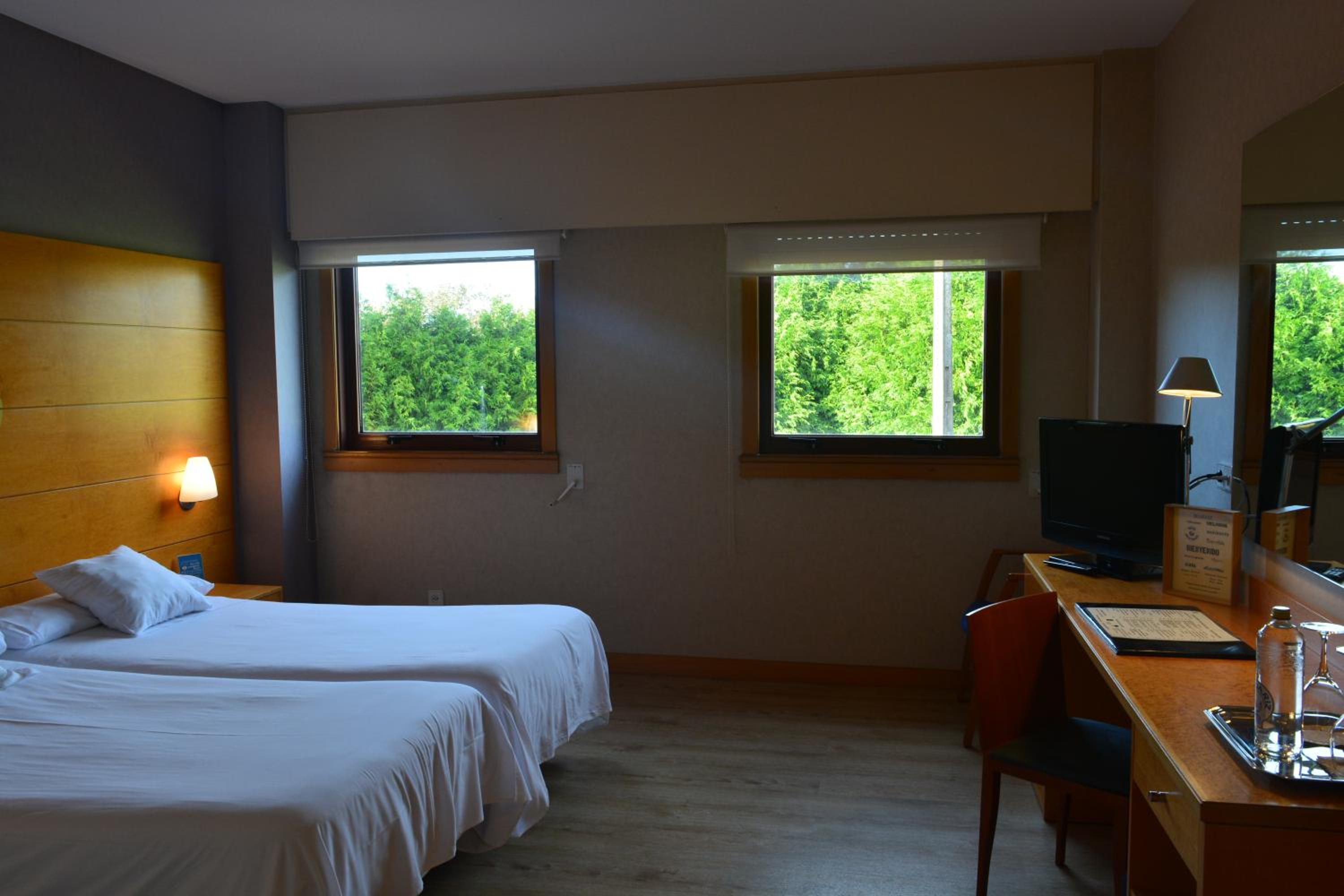 Double or Twin Room (2 Adults) - Photo 21