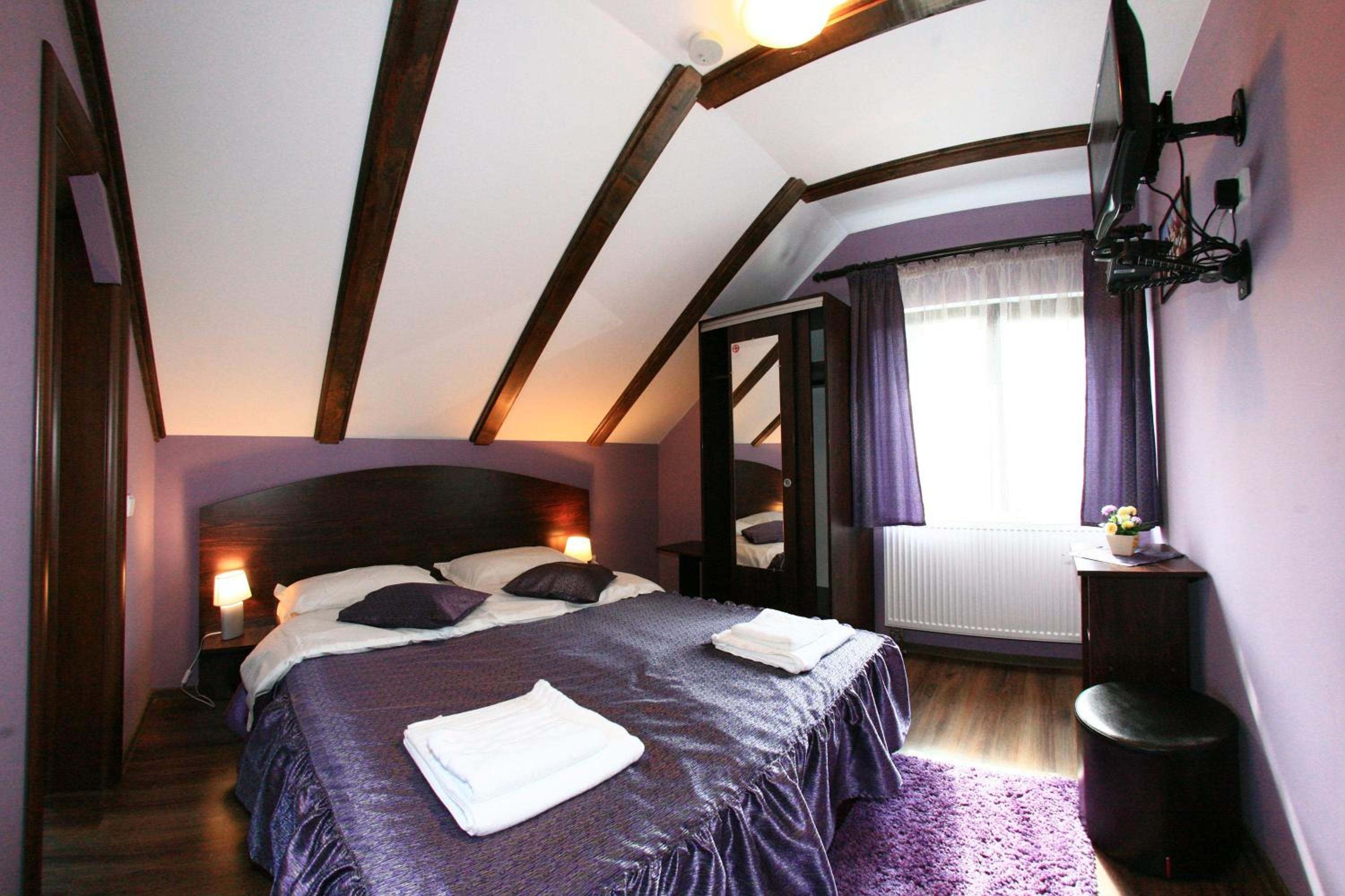 Seven-Bedroom Villa photo 1