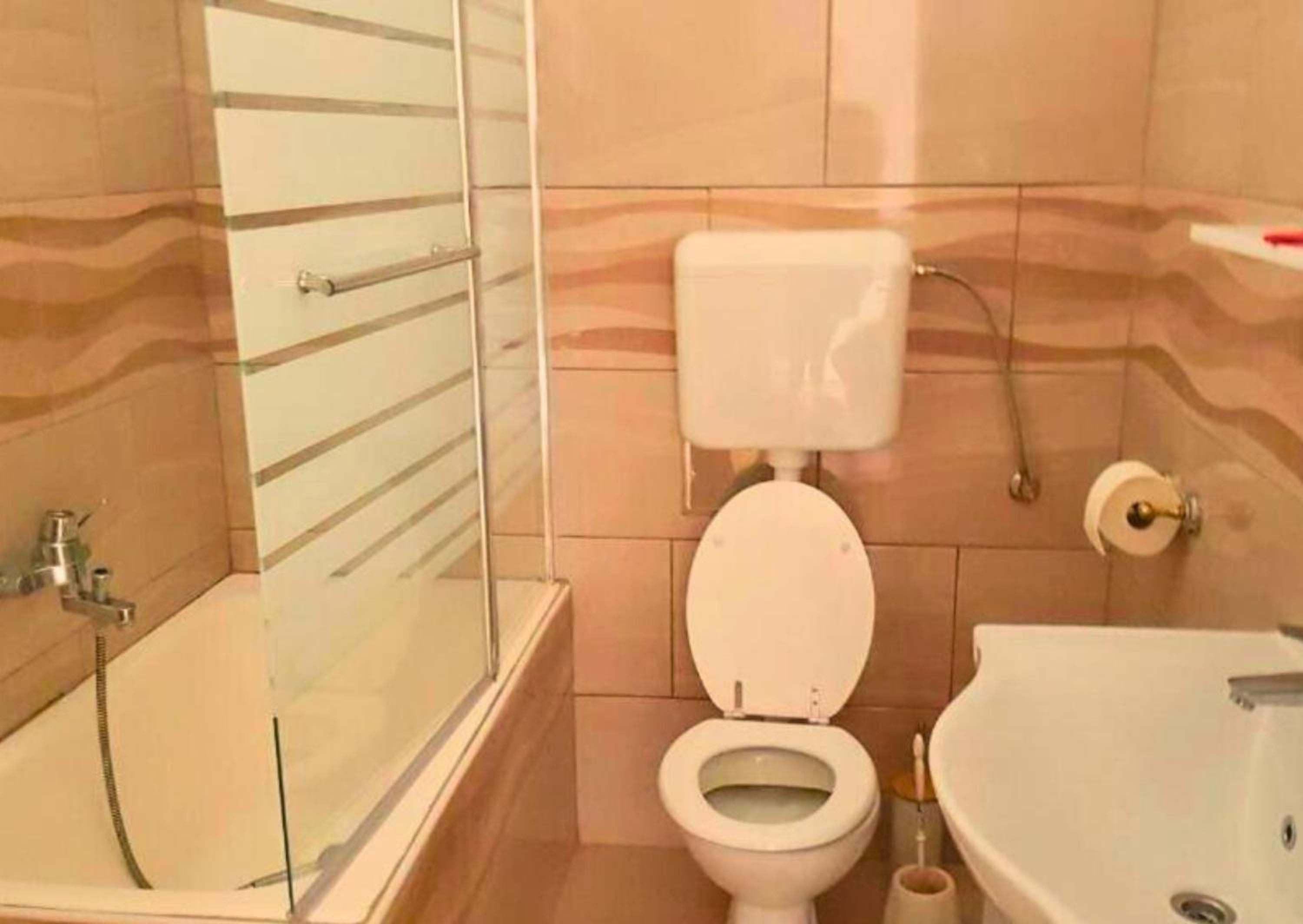 Two-Bedroom Apartment - Photo 23