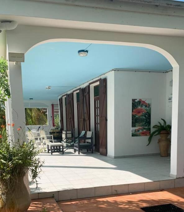 Three-Bedroom House photo 2