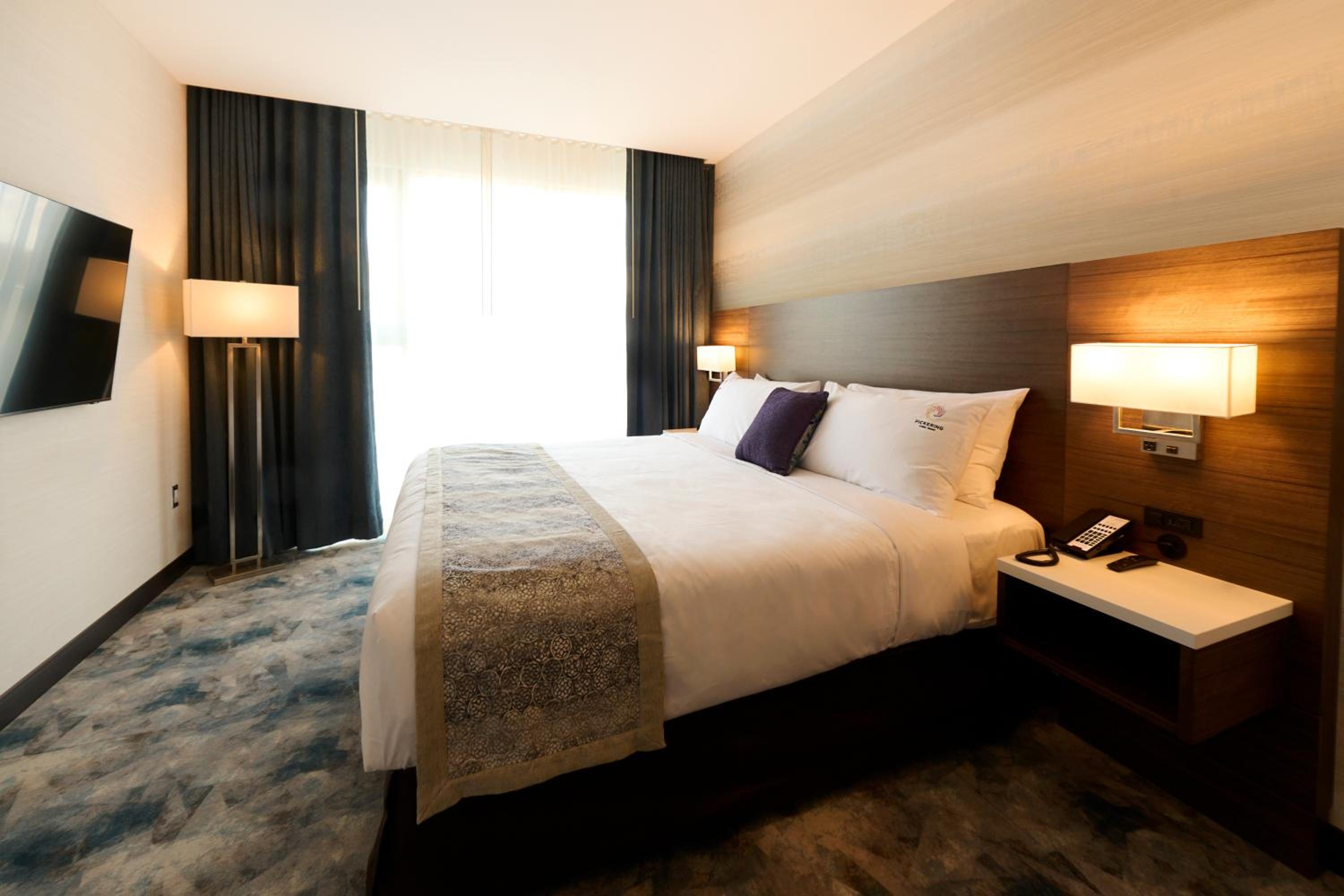 Corner King Suite - Photo 1