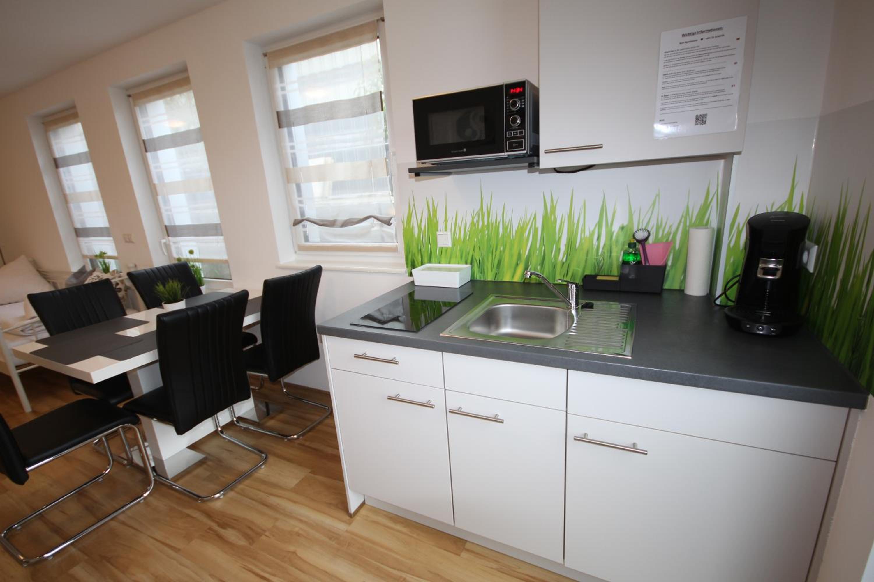 One Bedroom Apartment with Living Room photo 3