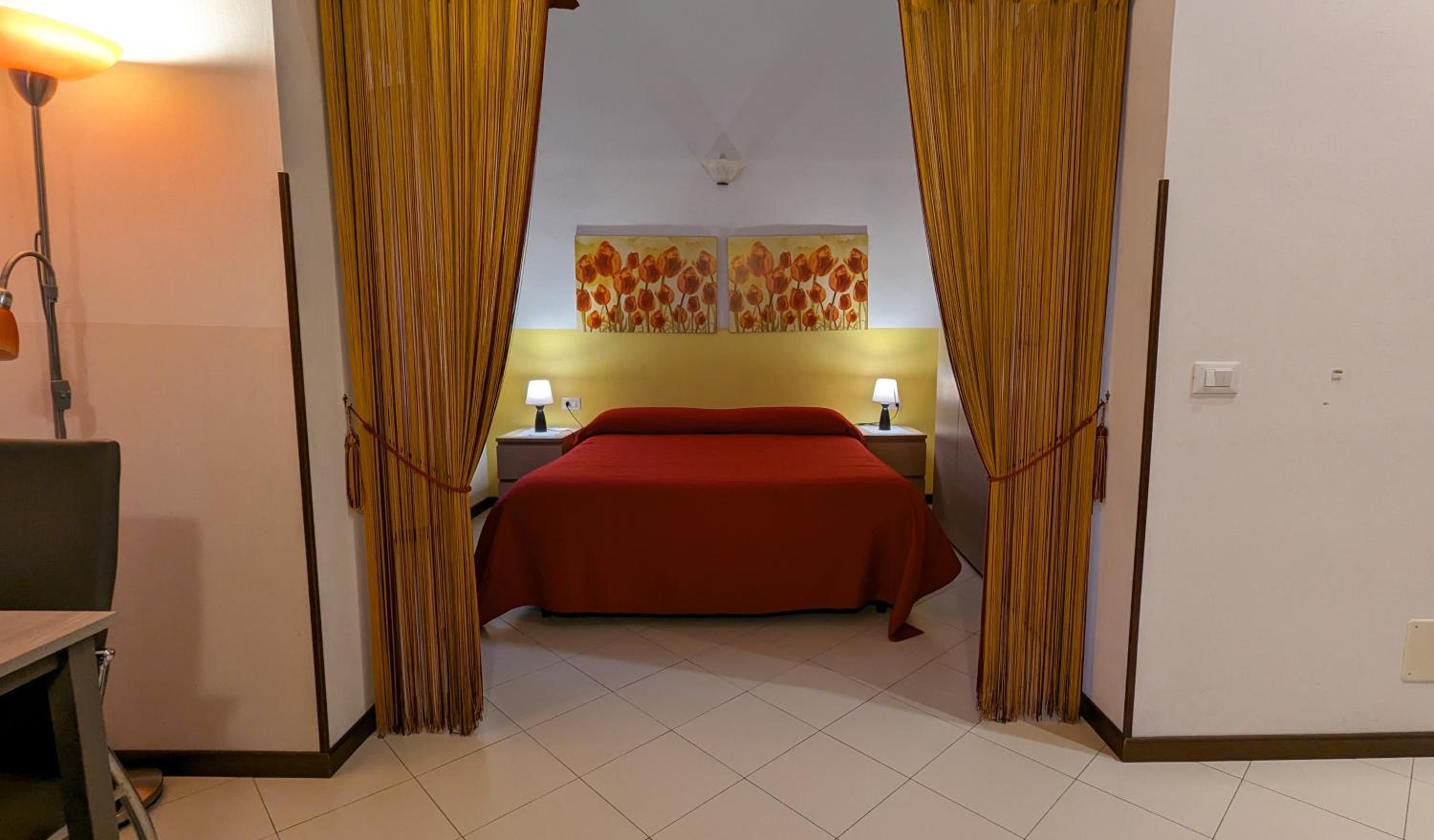 Apartment with Balcony photo 3
