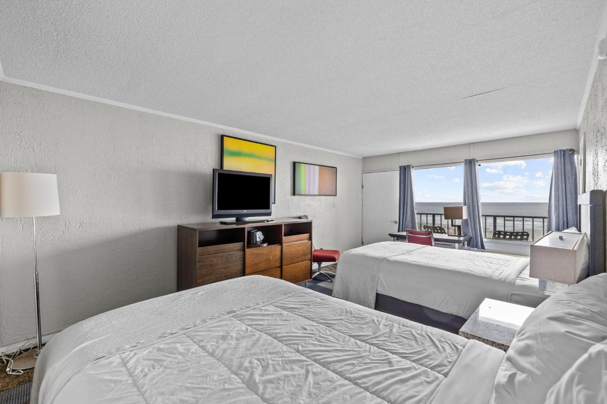 Double Room with balcony and oceanfront  photo 2