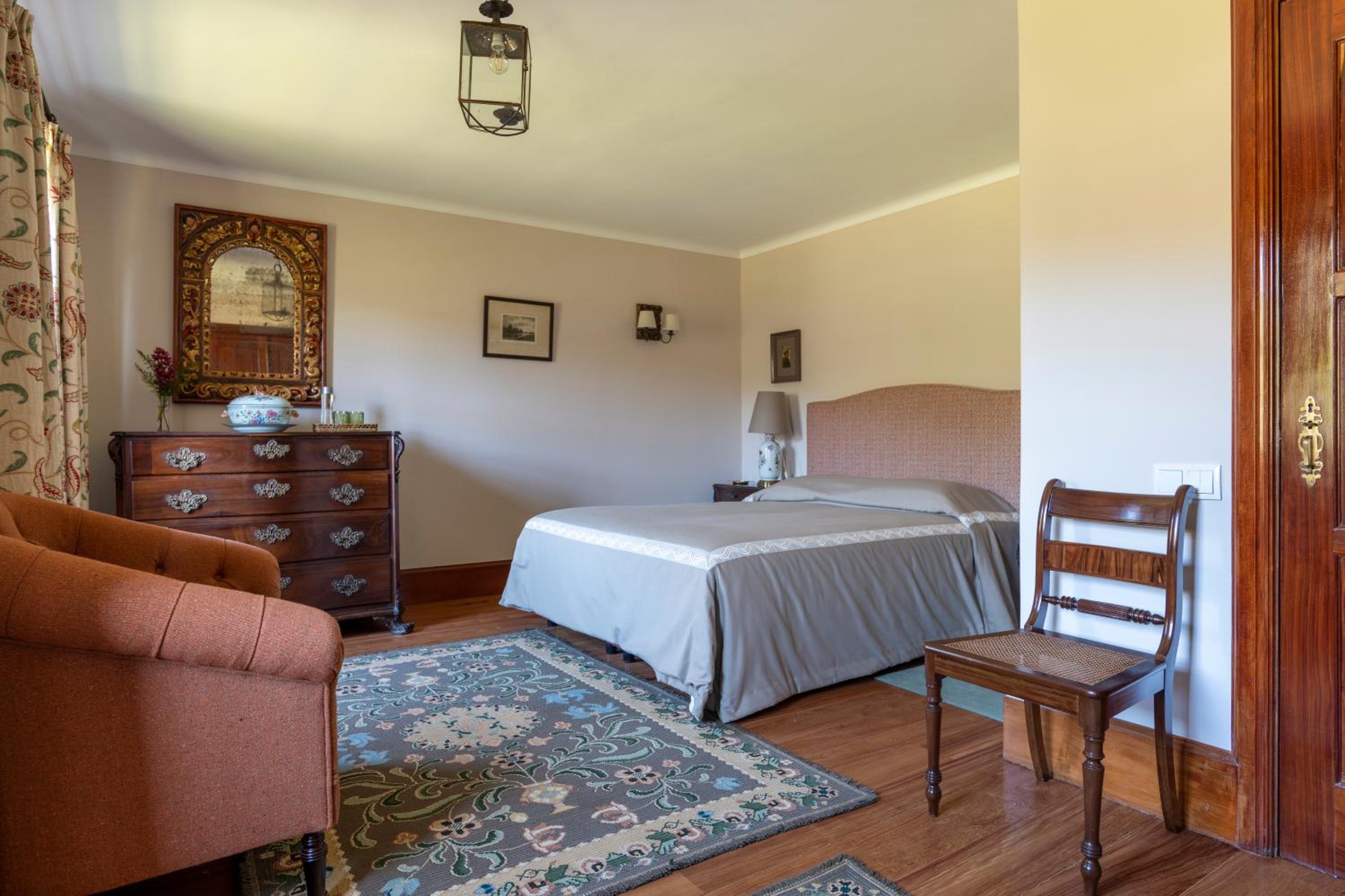 Deluxe Room - Photo 9