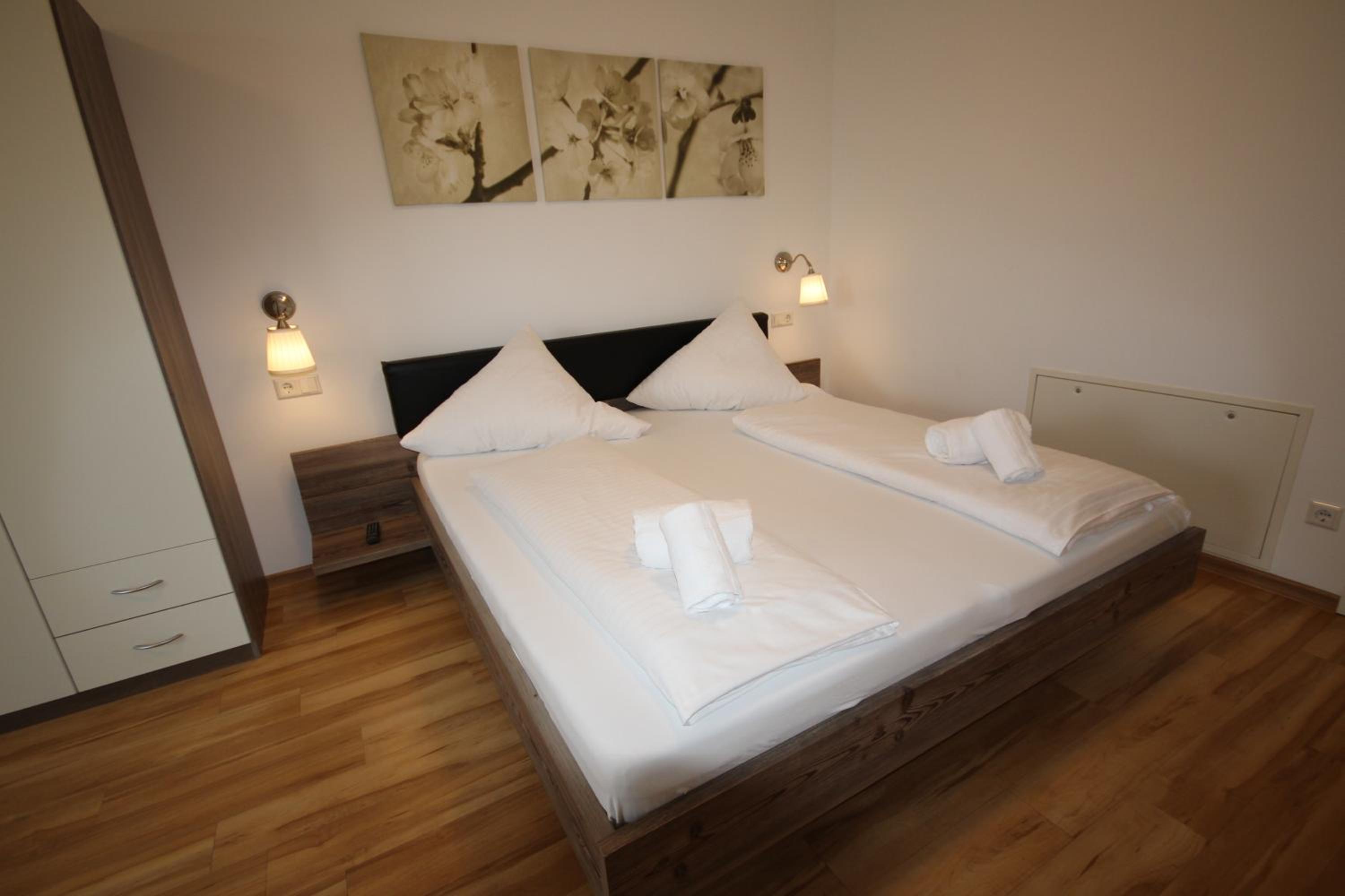 One-Bedroom Apartment - Photo 11