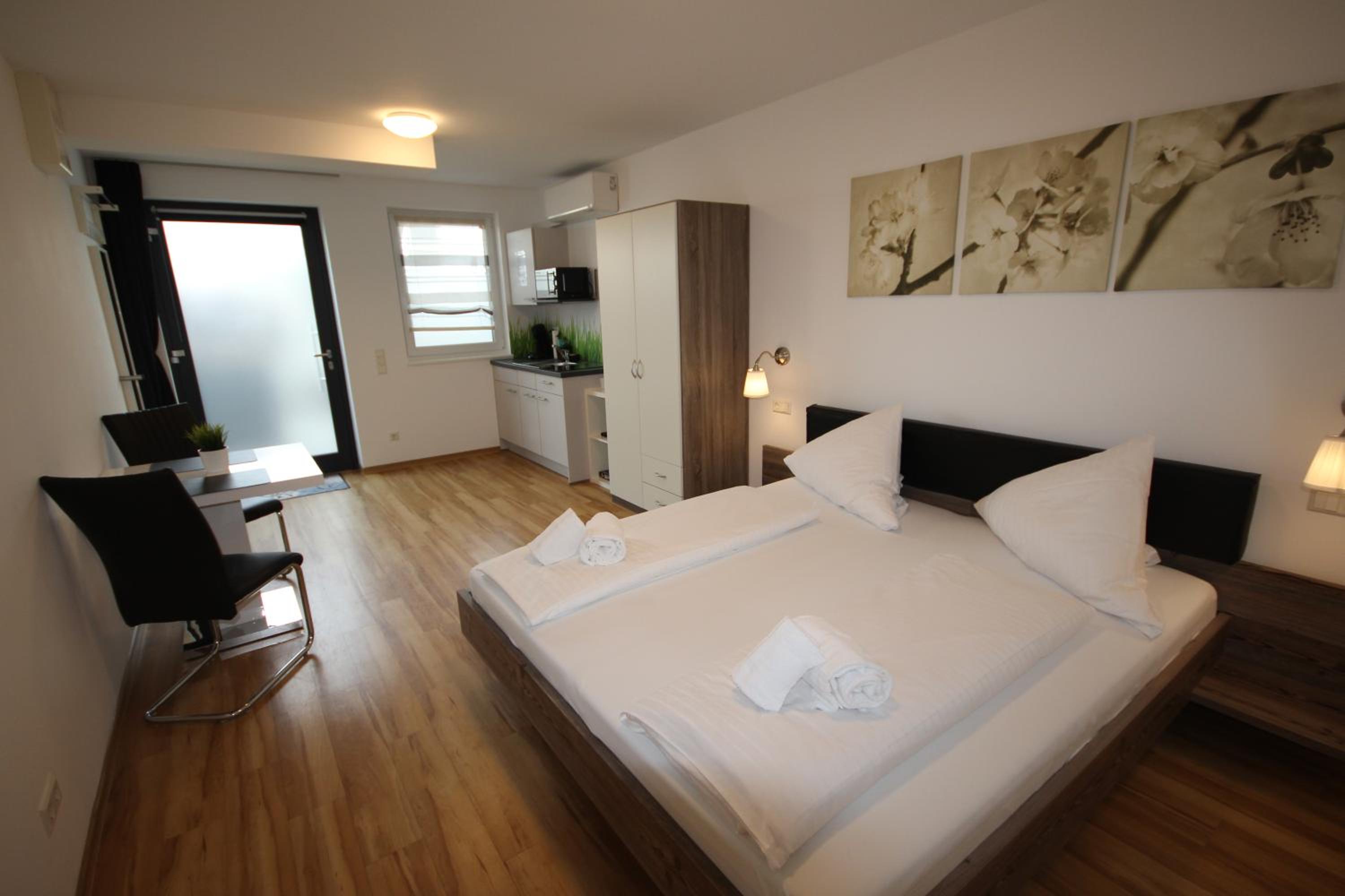 One-Bedroom Apartment - Photo 10