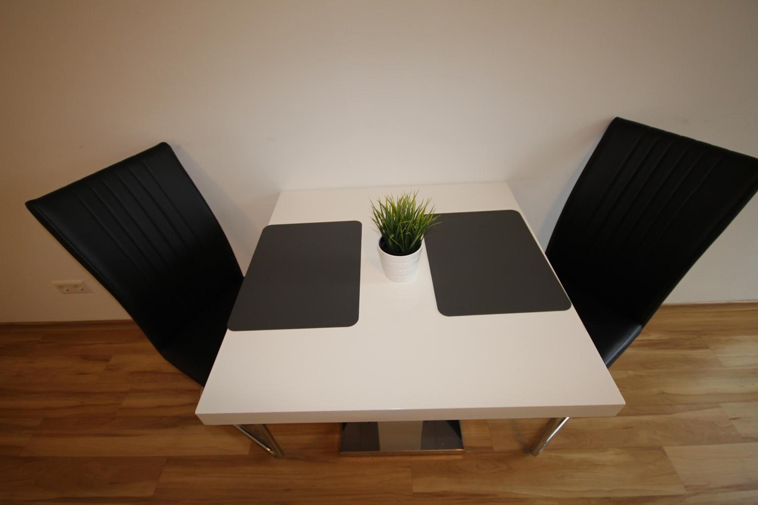 One-Bedroom Apartment - Photo 4