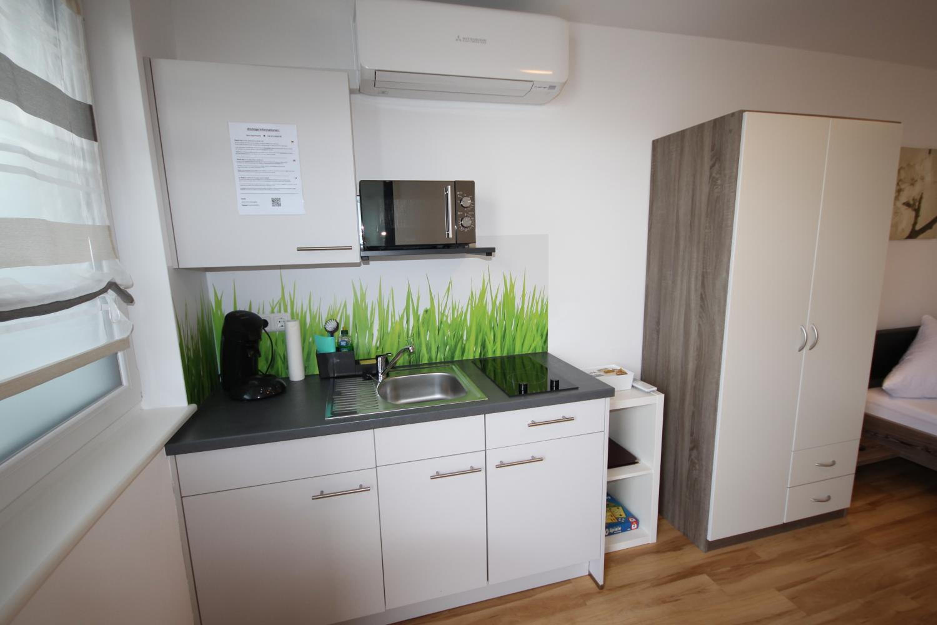 One-Bedroom Apartment - Photo 3
