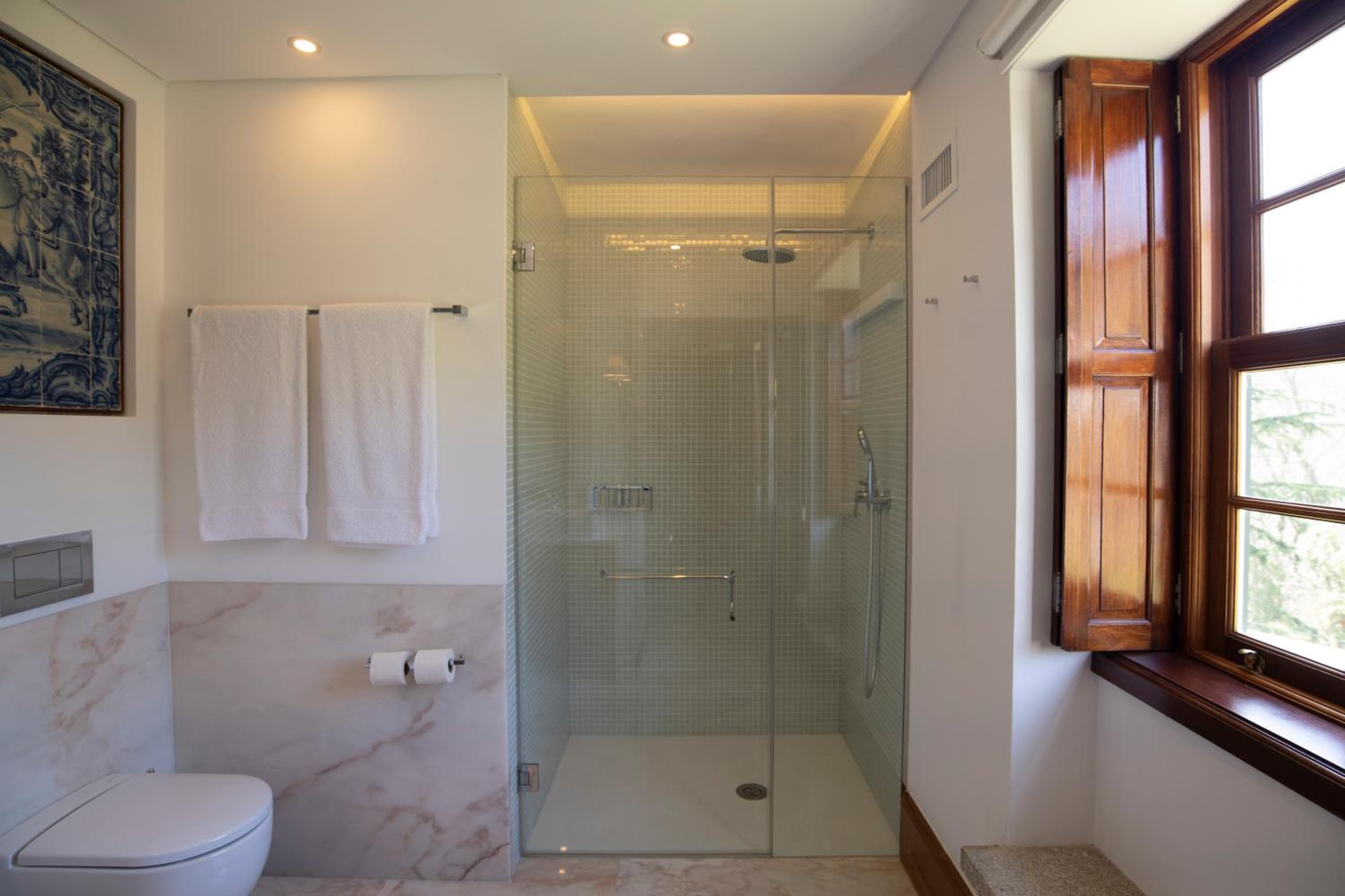 Deluxe Room - Photo 11