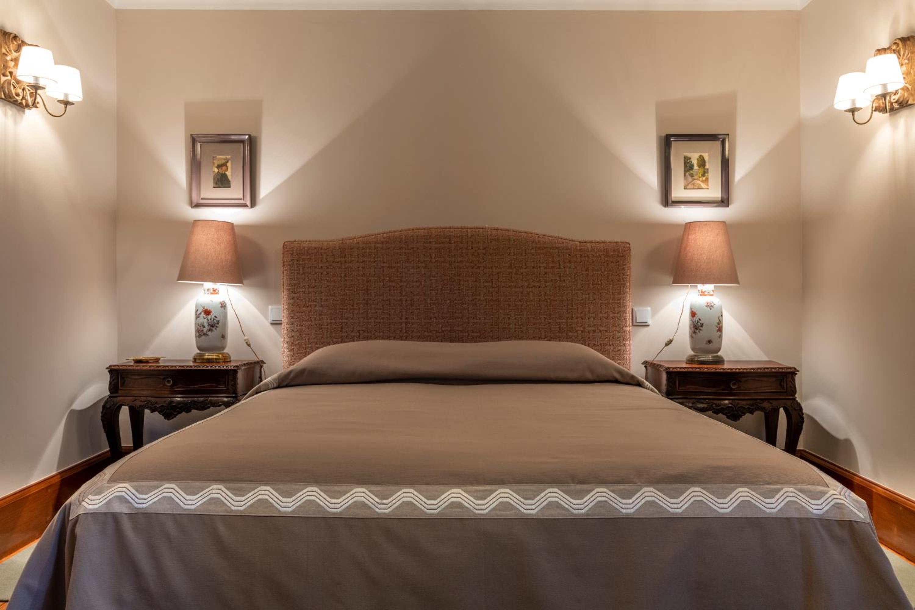 Deluxe Room - Photo 1