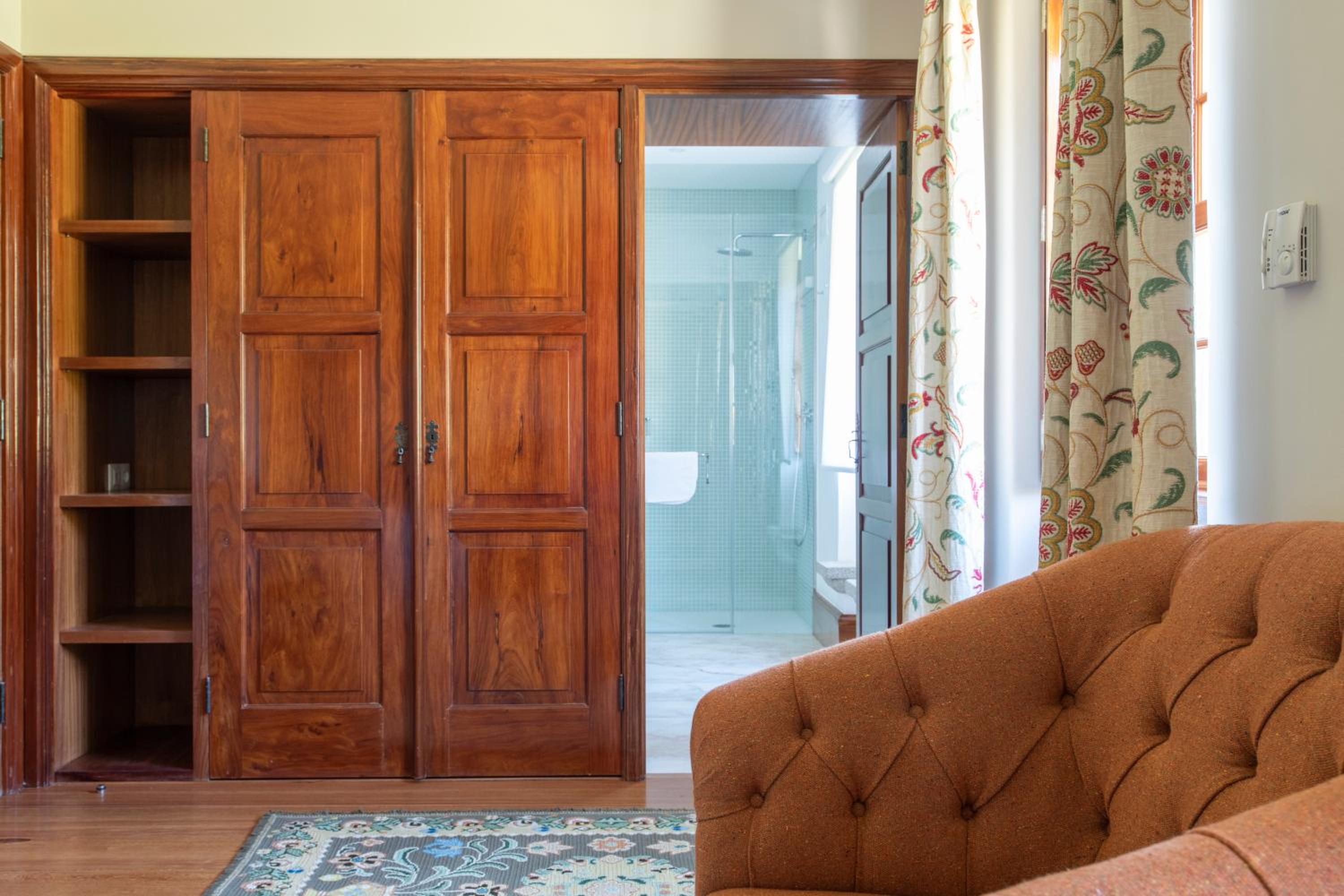 Deluxe Room - Photo 7