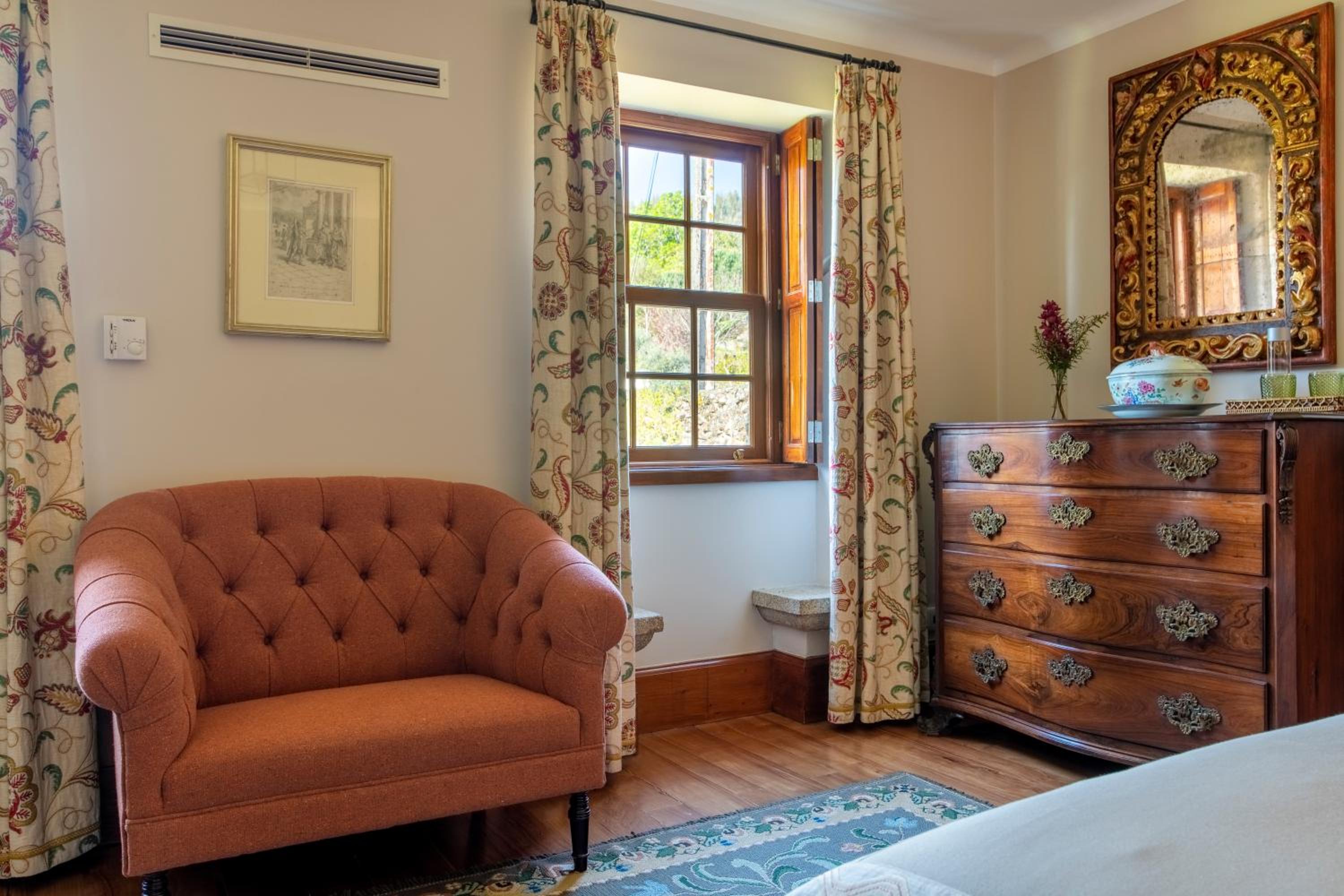 Deluxe Room - Photo 4