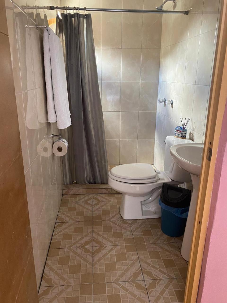 Quadruple Room with Private Bathroom - Photo 2