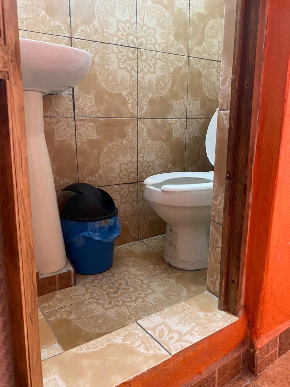 Quadruple Room with Private Bathroom - Photo 4