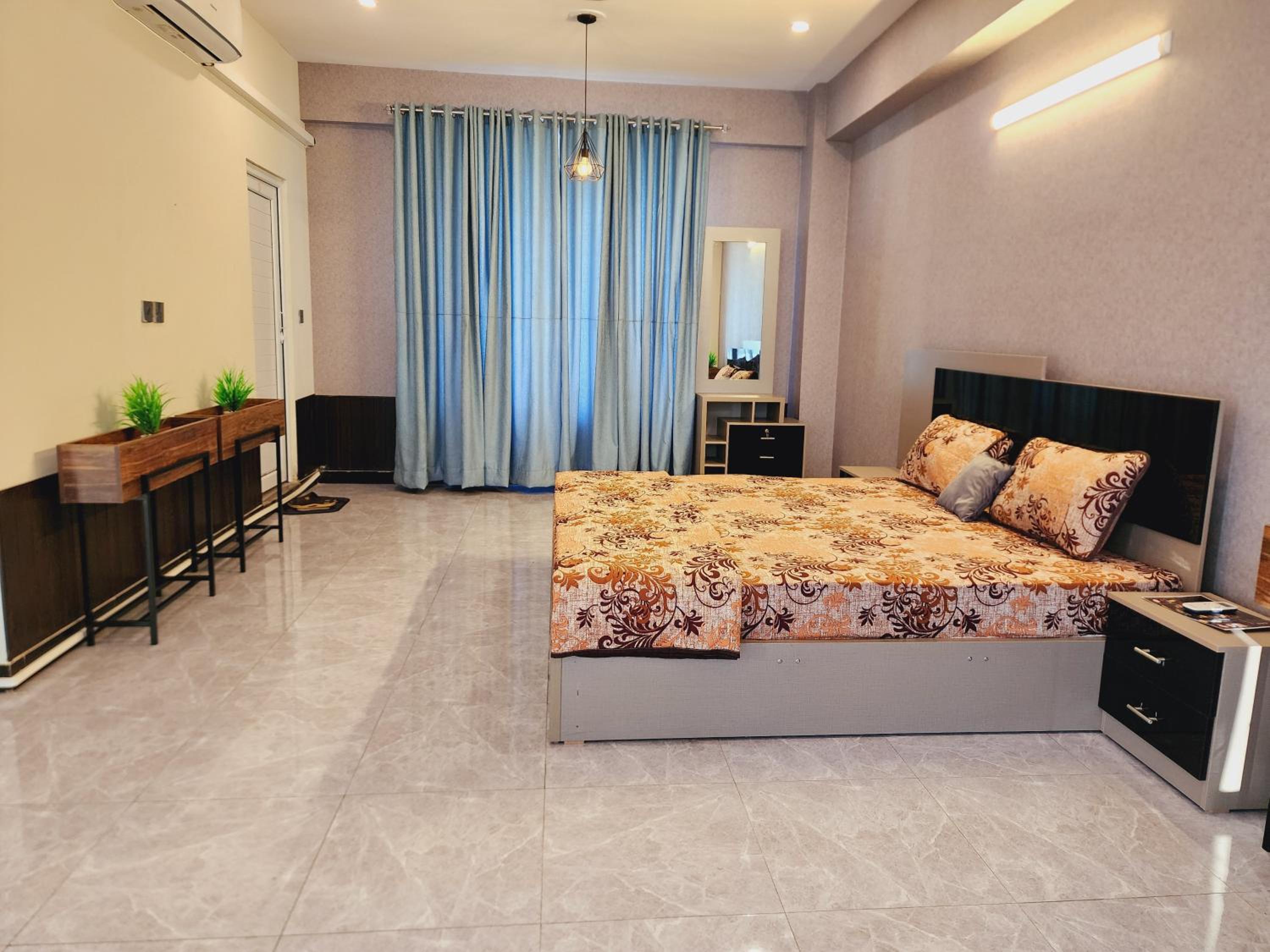 Superior King Suite photo 1