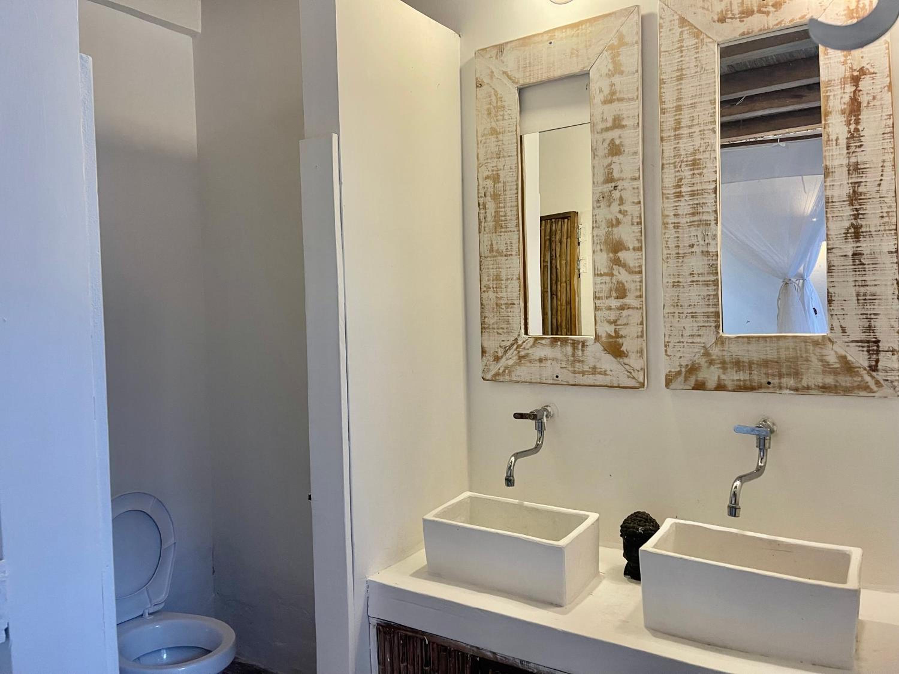 Family Room with Bathroom photo 3