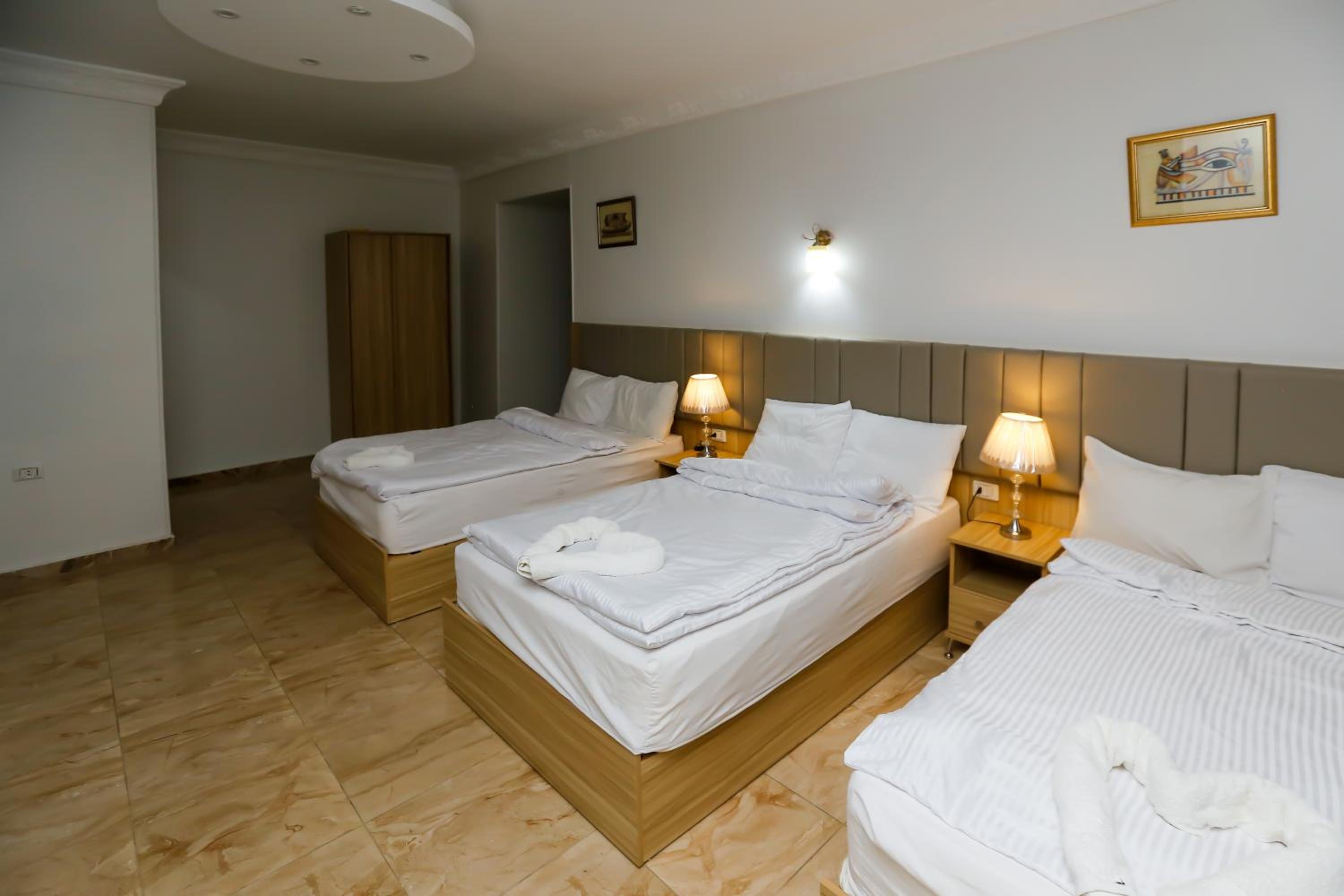 Comfort Triple Room - Photo 12