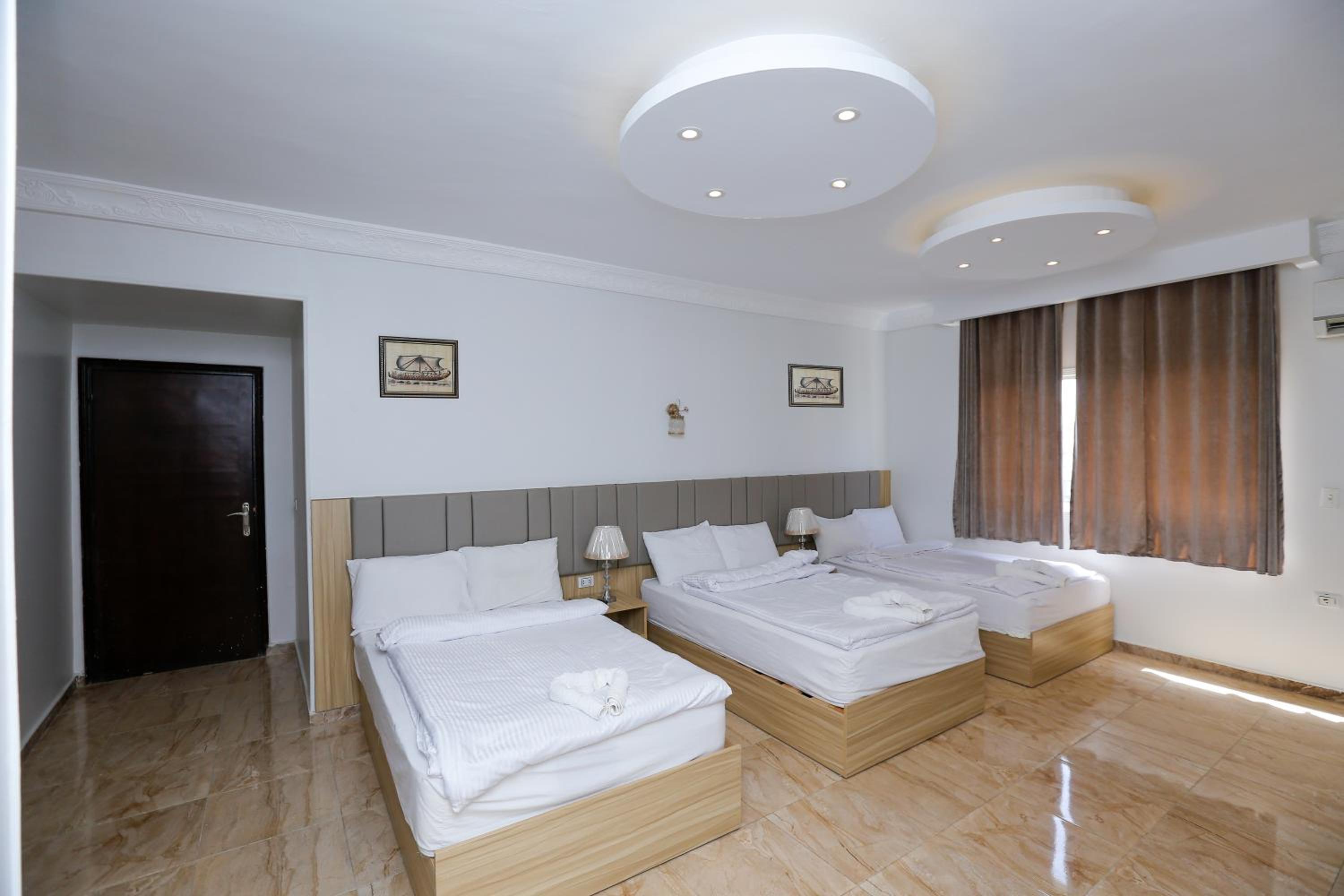 Comfort Triple Room - Photo 9