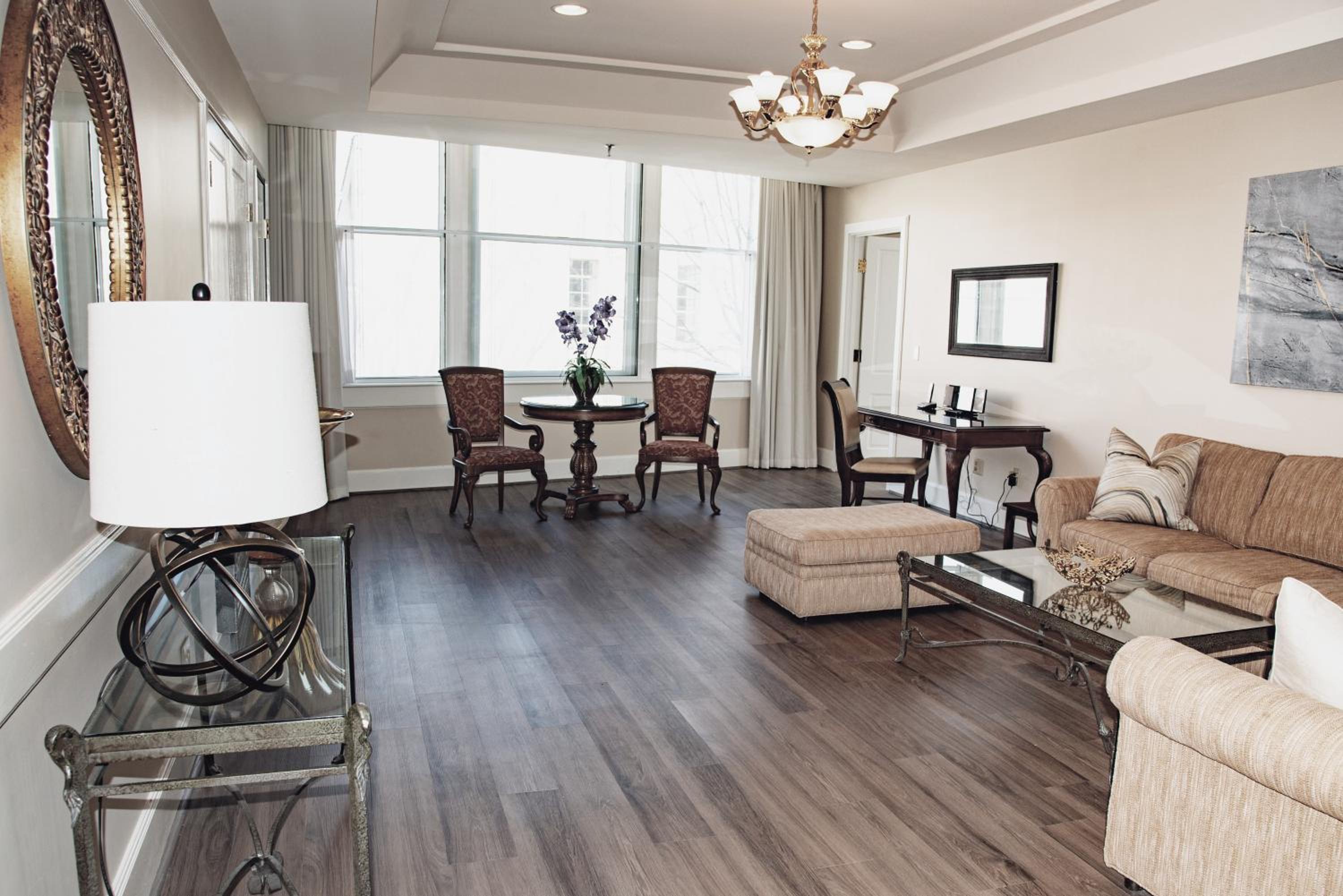 Grand King Suite with Sofabed - City View - Spa Bath/Non Smoking - Photo 2