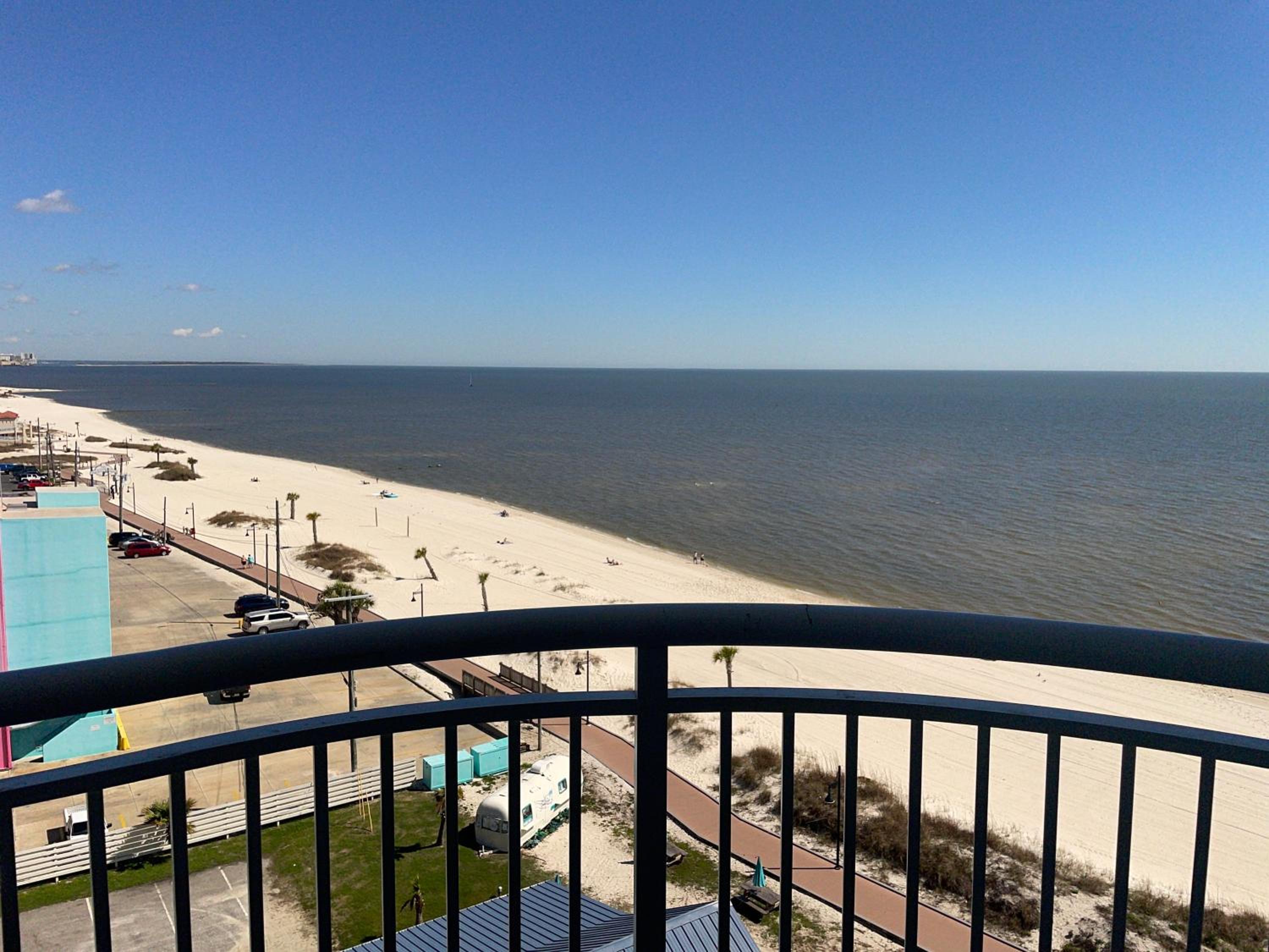 One Bedroom Deluxe Suite, Partial Ocean View - Photo 5