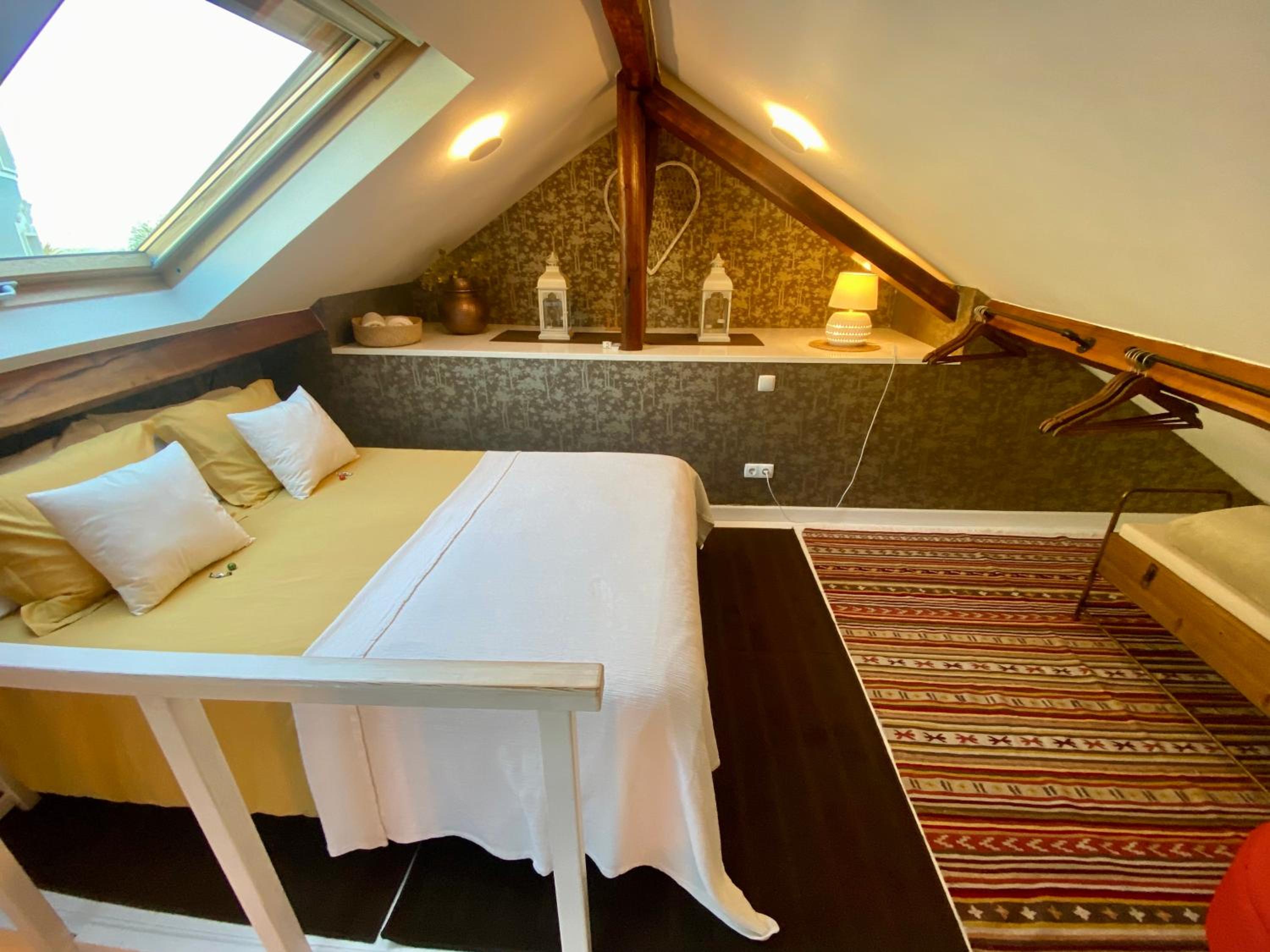 Deluxe Studio with Mezzanine - Photo 1