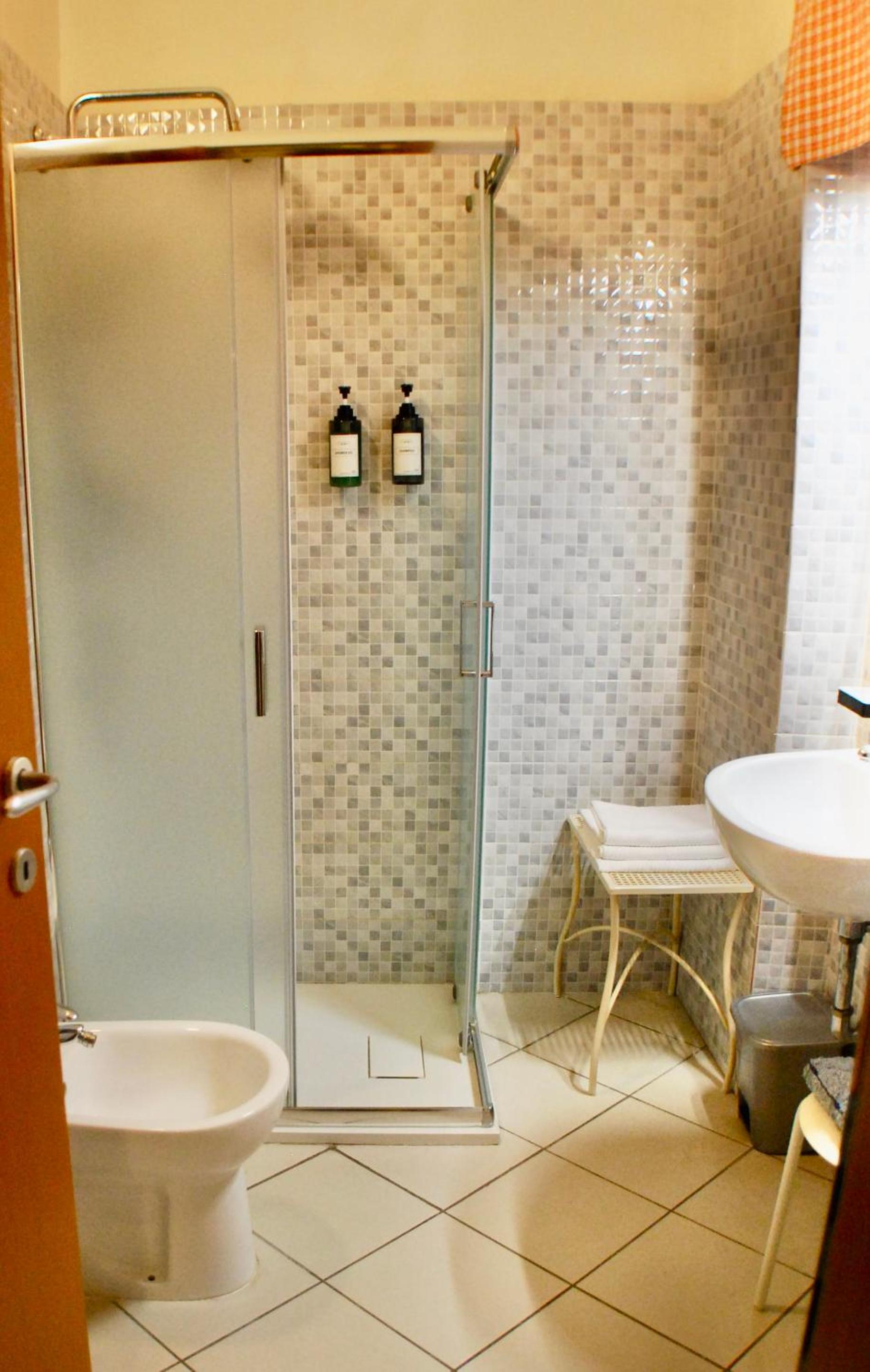 Triple Room - Photo 8