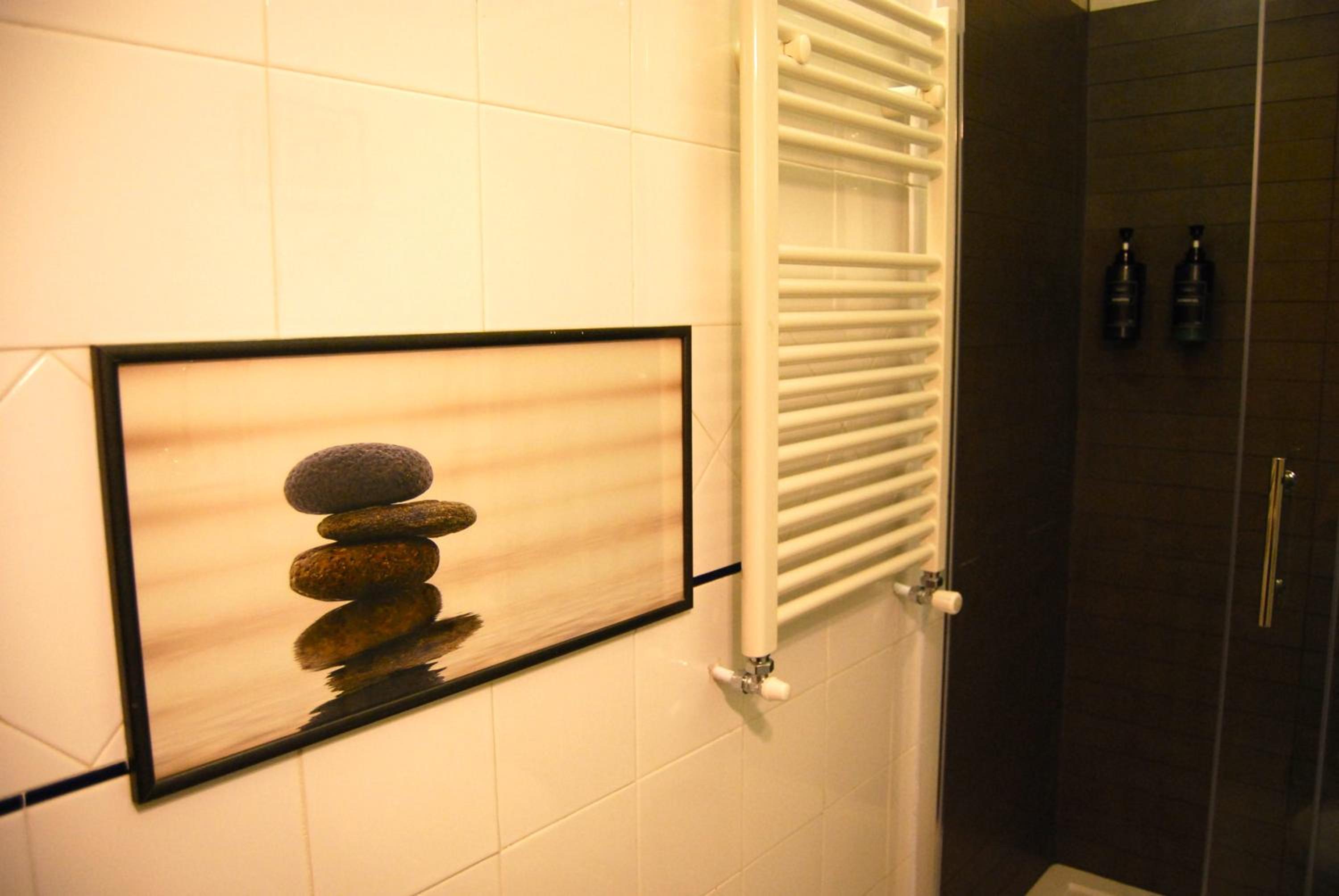 Double Room - Photo 17