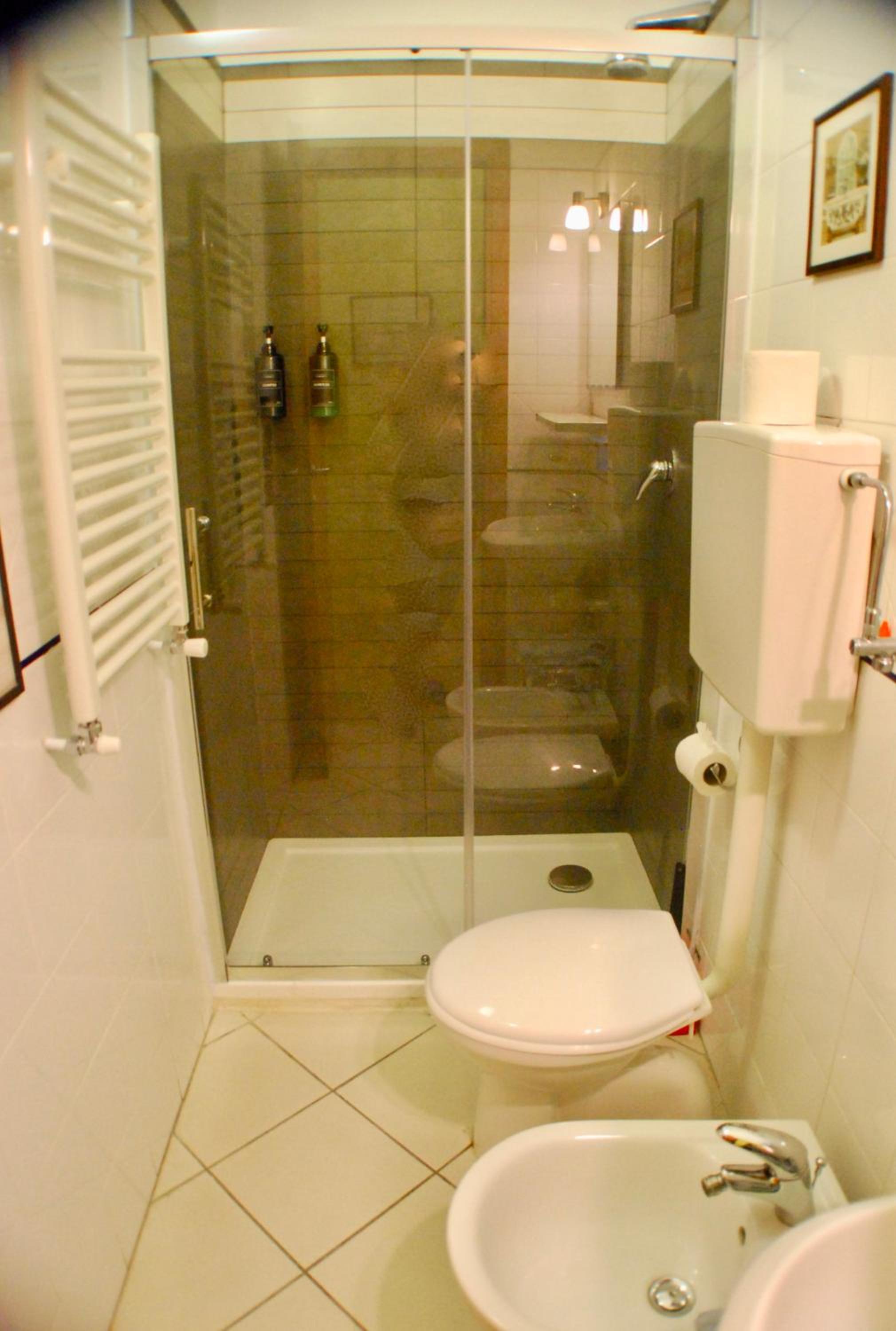 Double Room - Photo 16