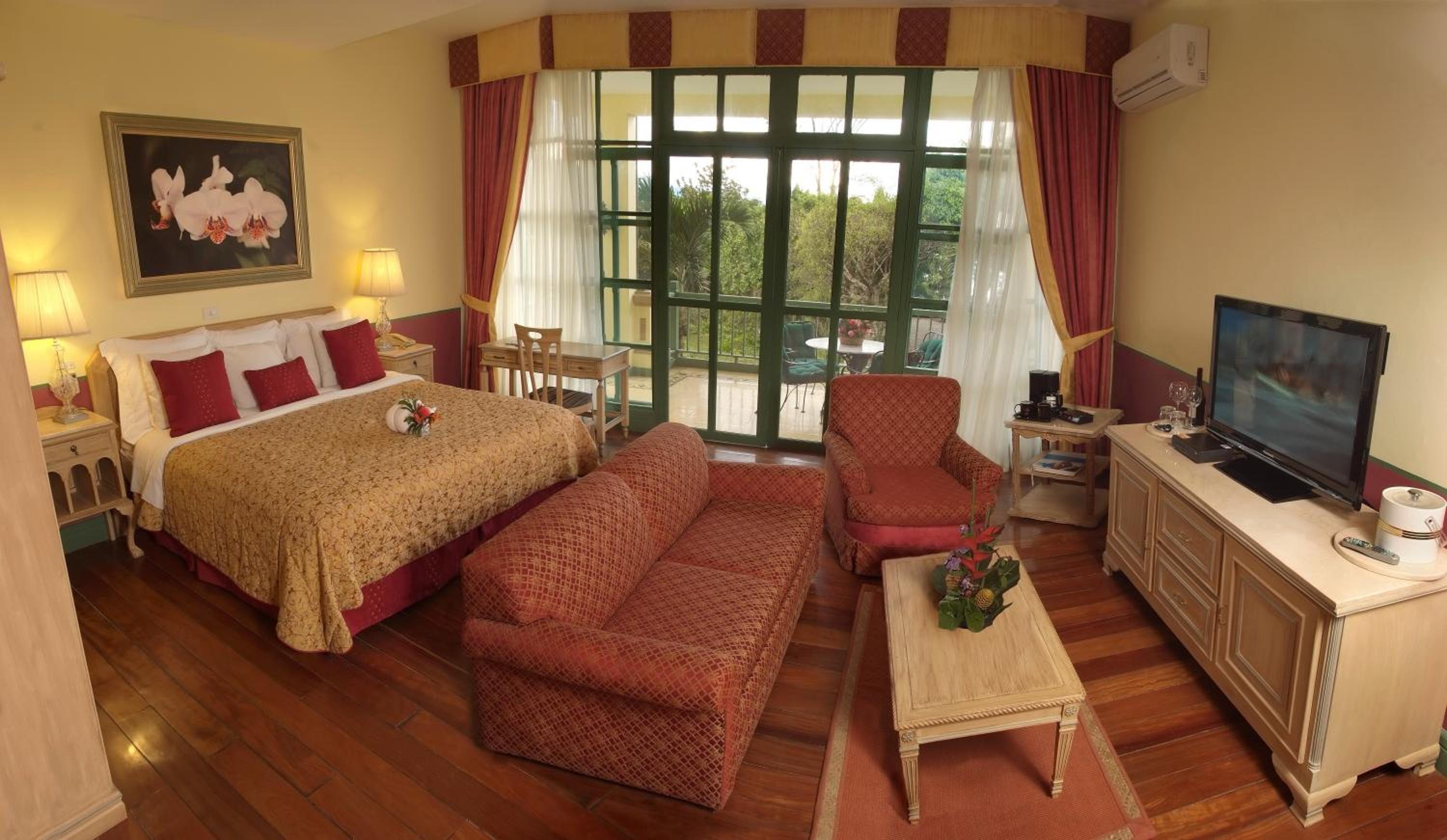 Suite - Photo 5