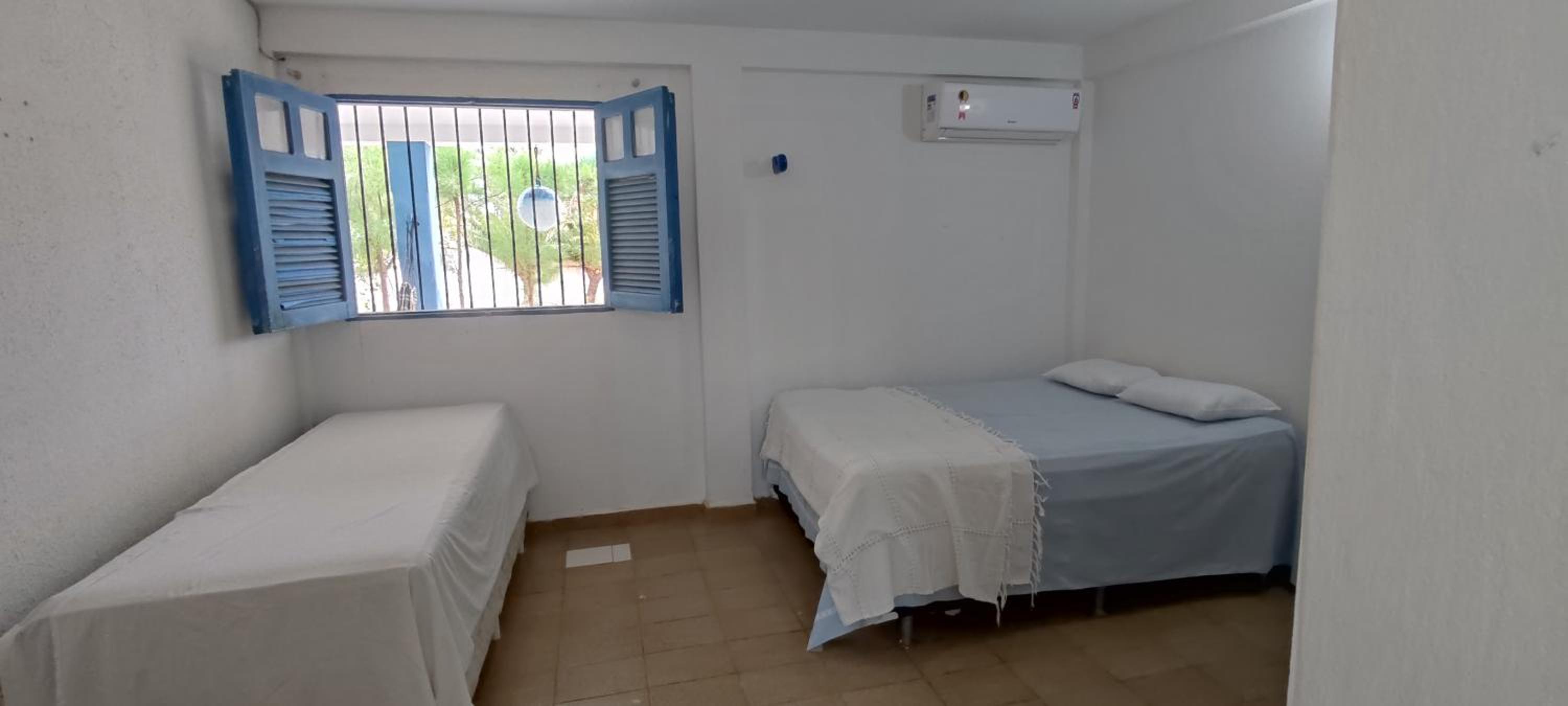 Five-Bedroom House photo 1