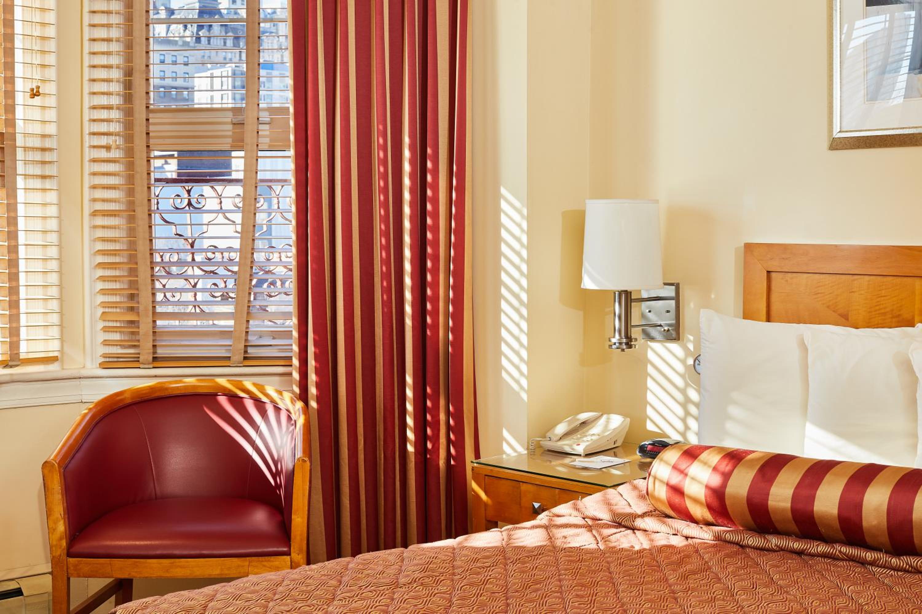 Deluxe King Room photo 2