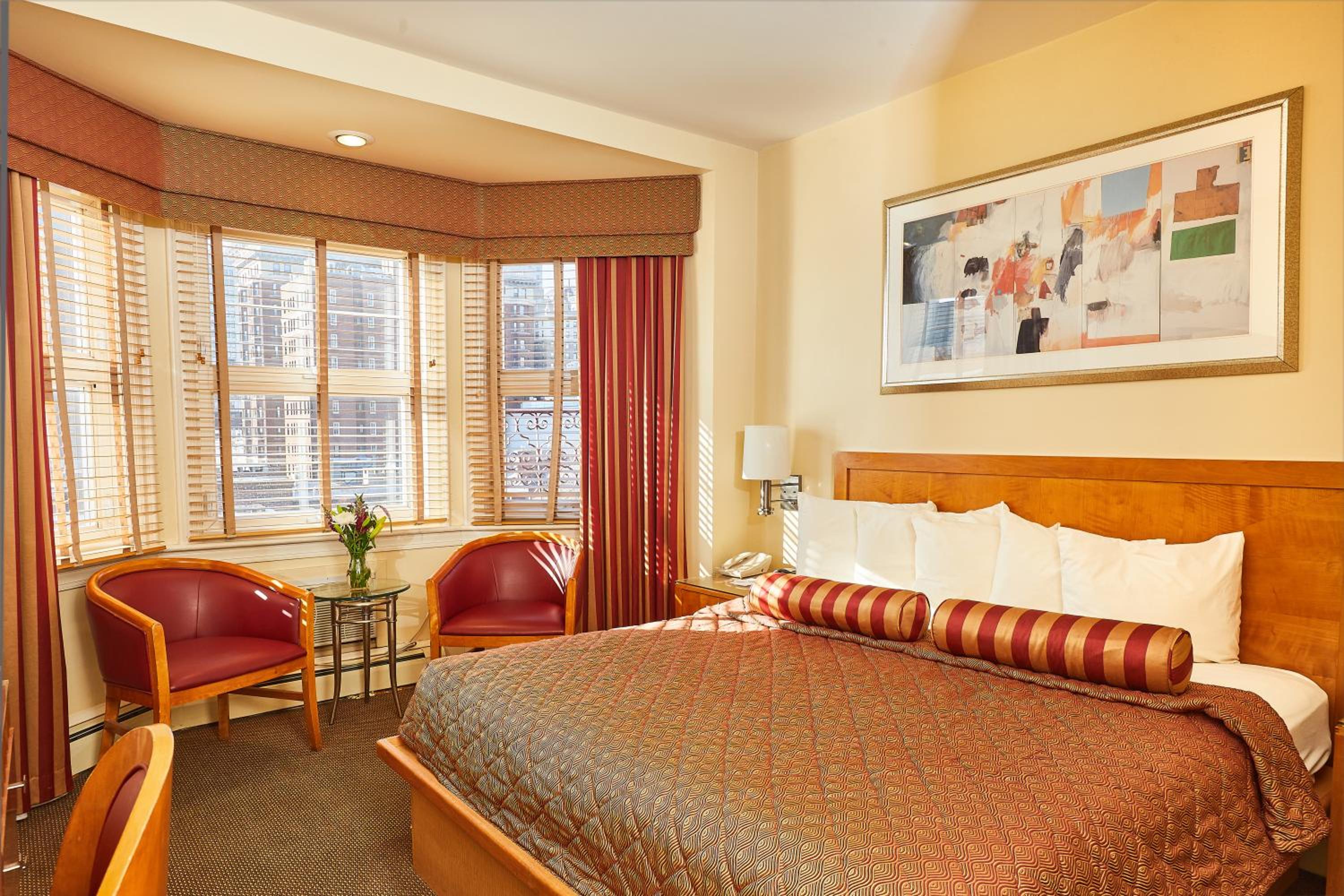 Deluxe King Room photo 1