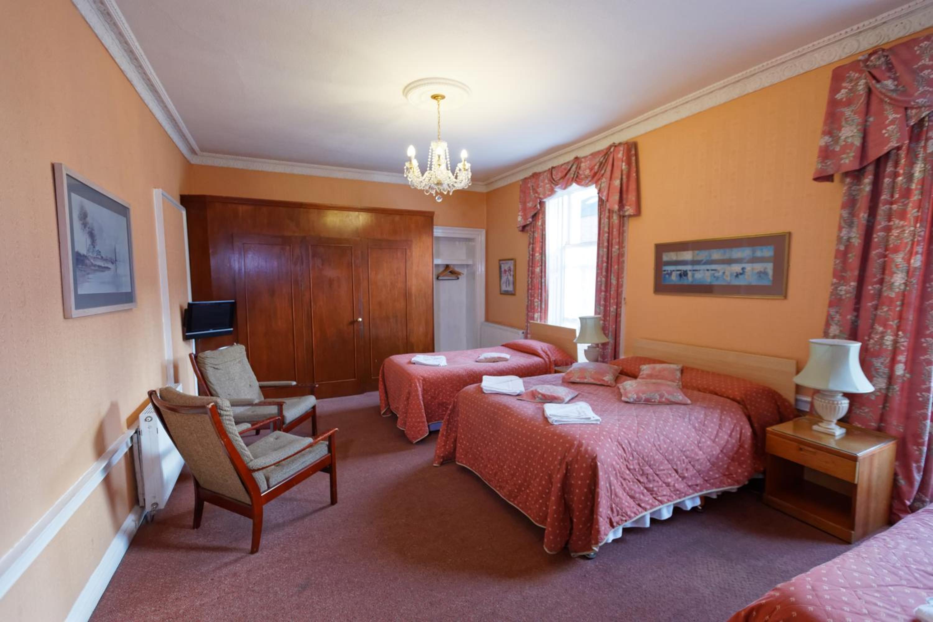 Family Room with ensuite - Photo 7