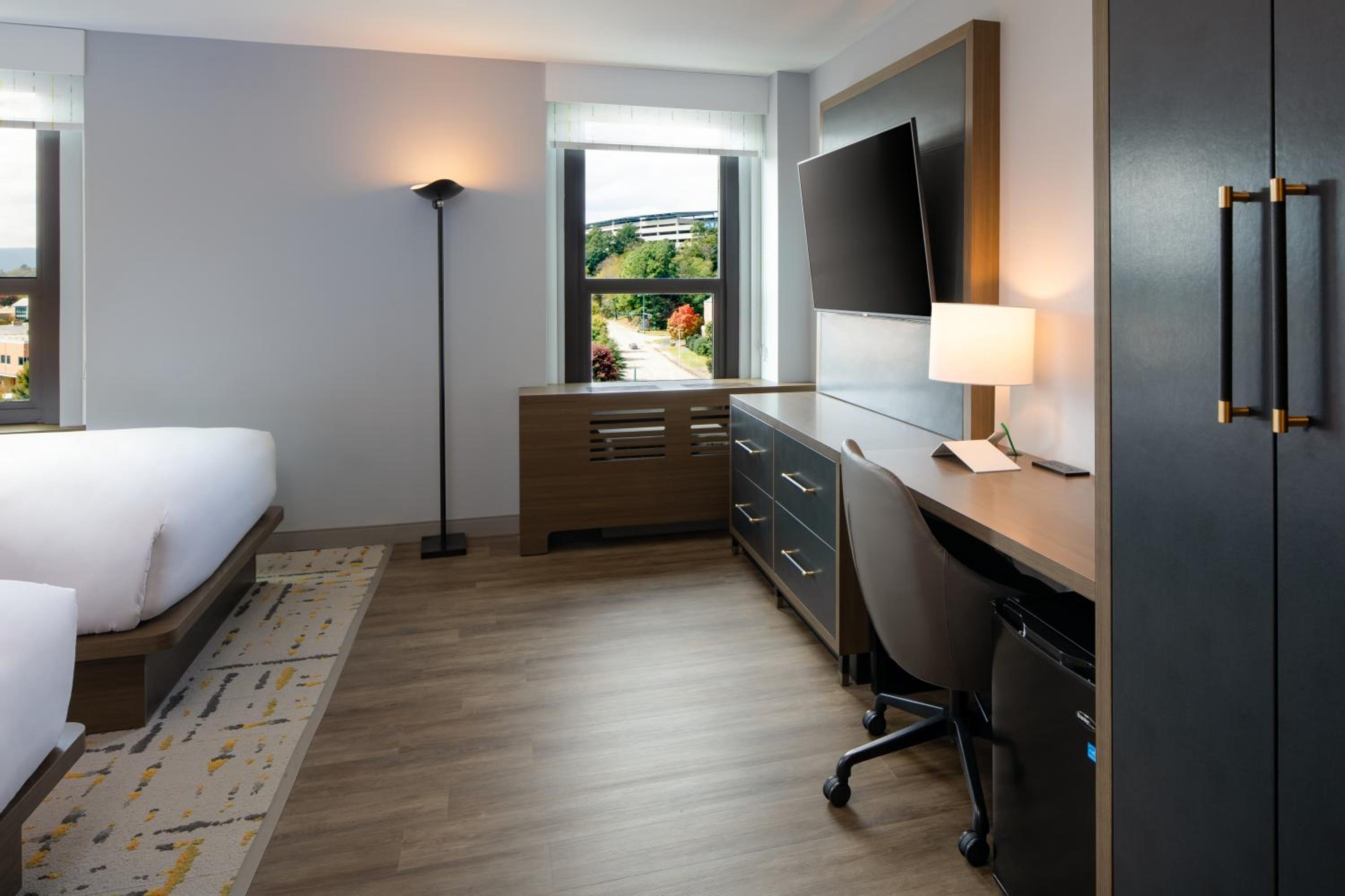 Standard Room with Two Queen Beds - Photo 1