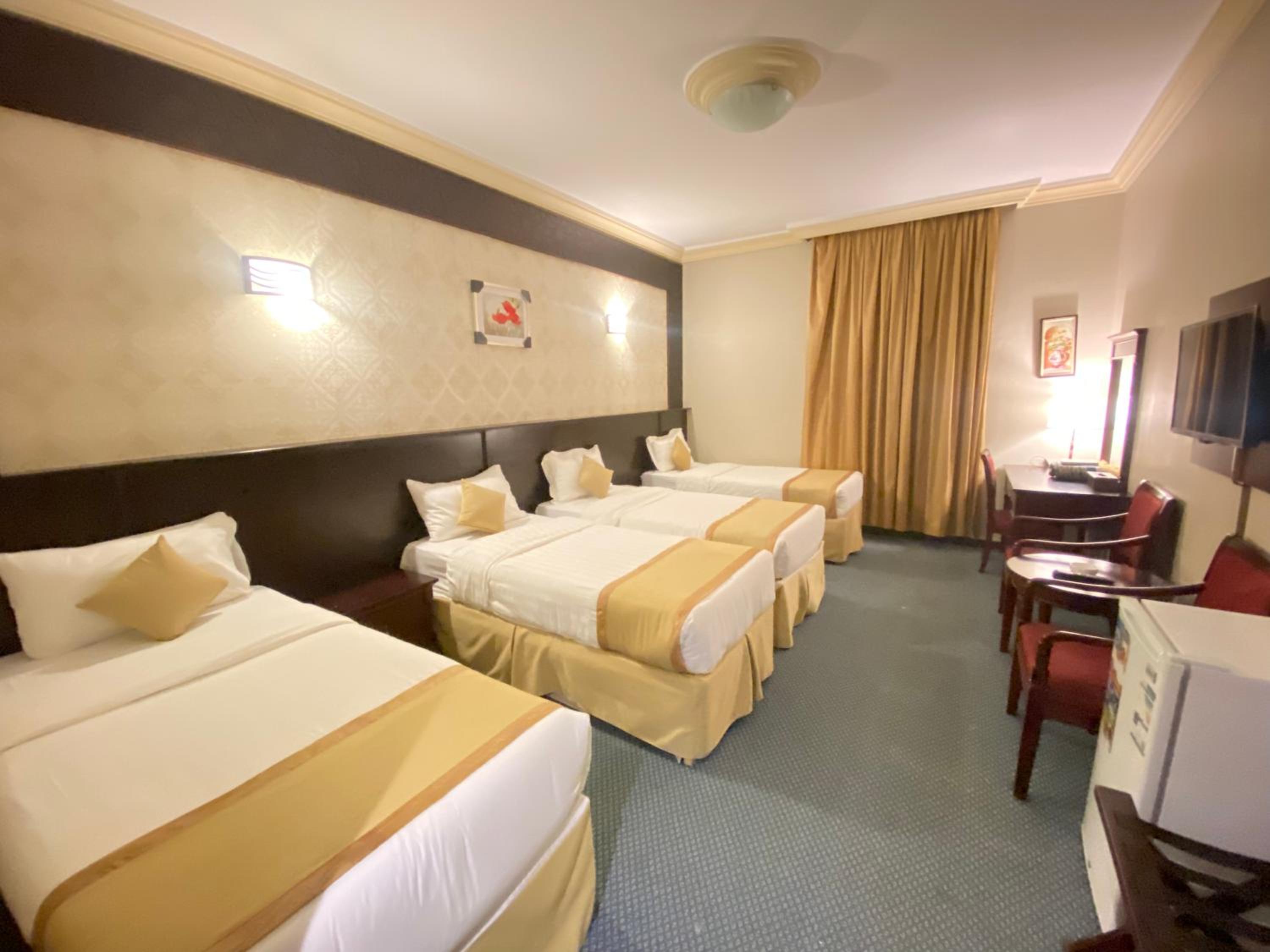 Triple Room - Photo 13