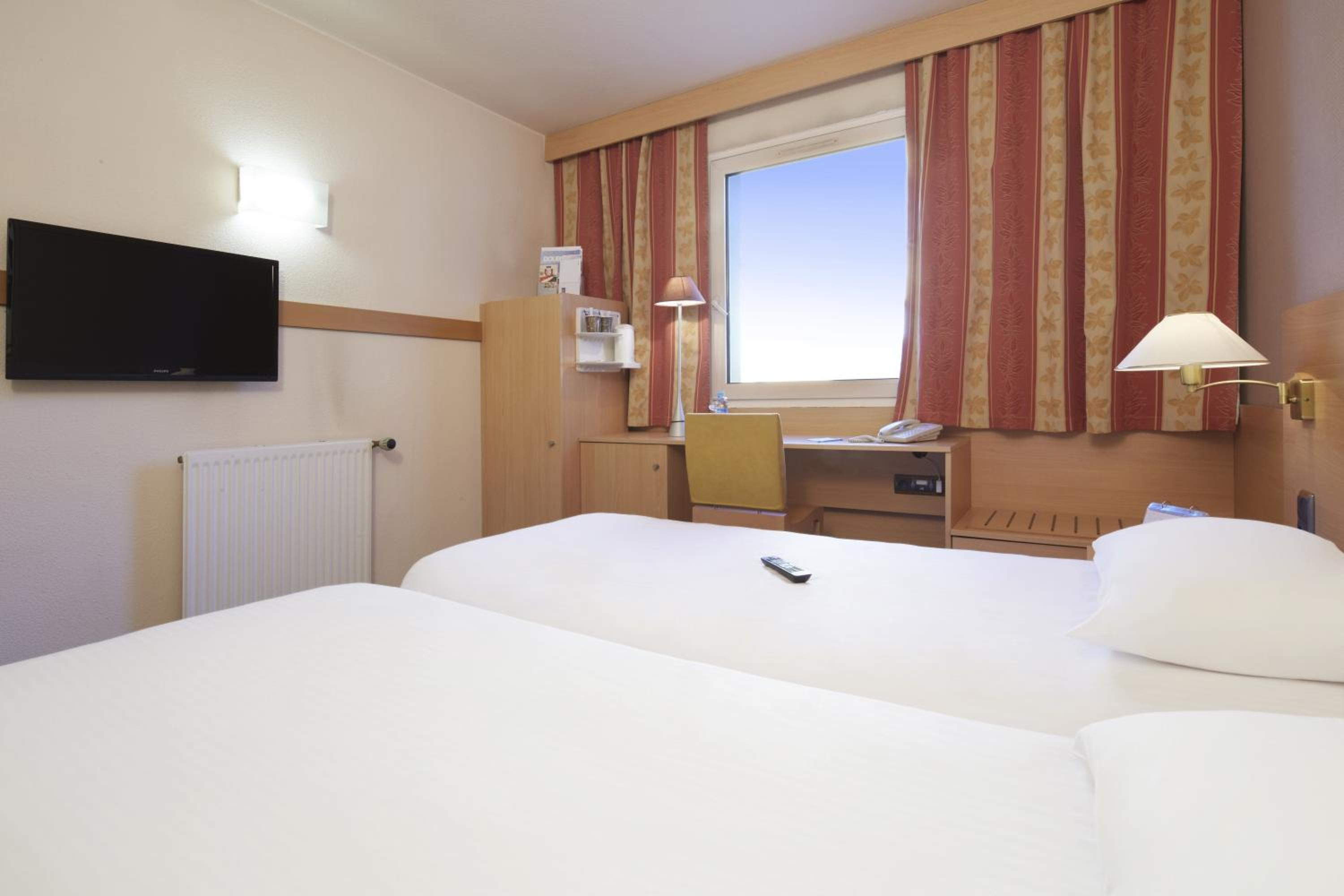 Twin Room - Photo 5