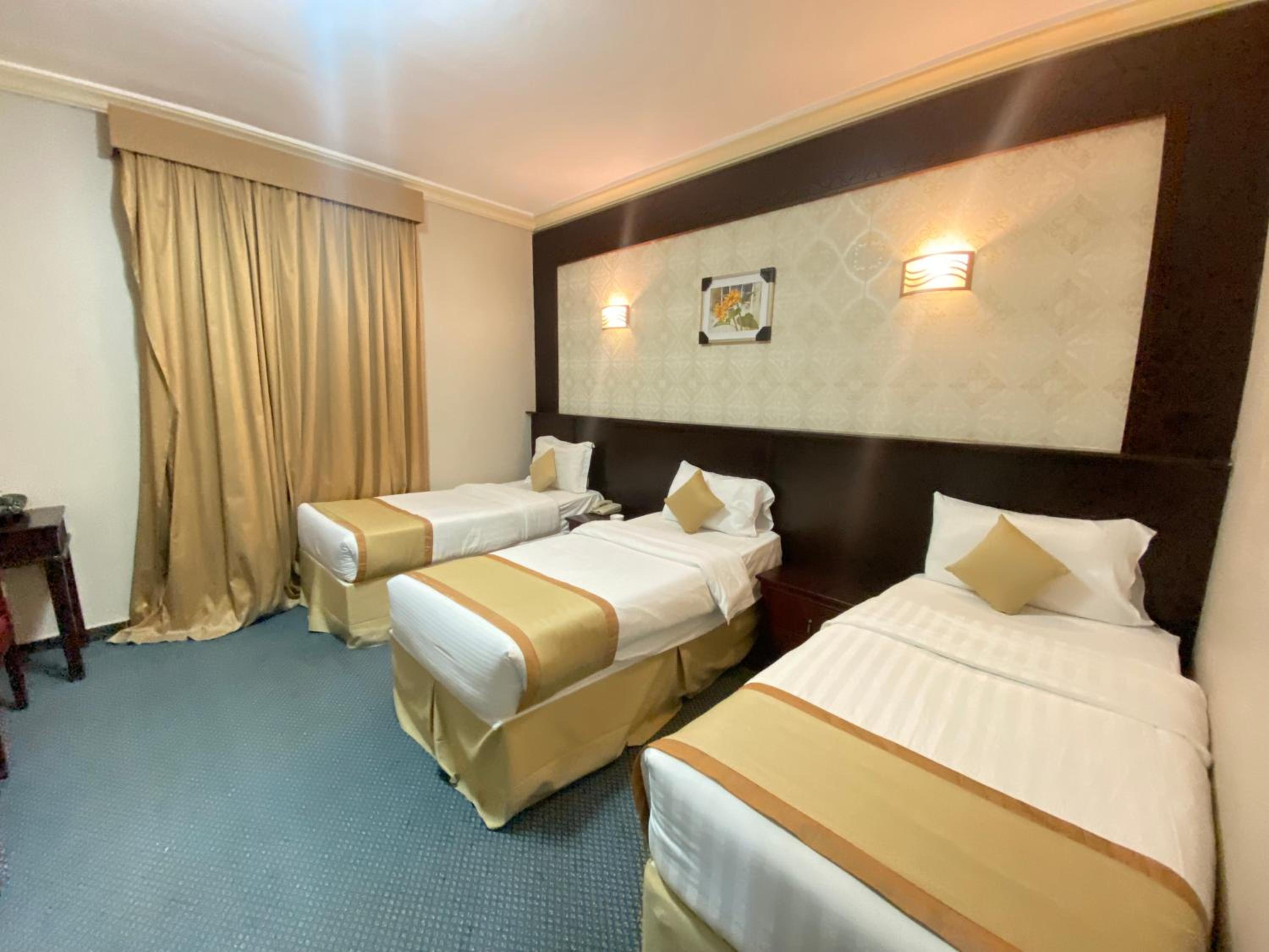 Triple Room - Photo 17
